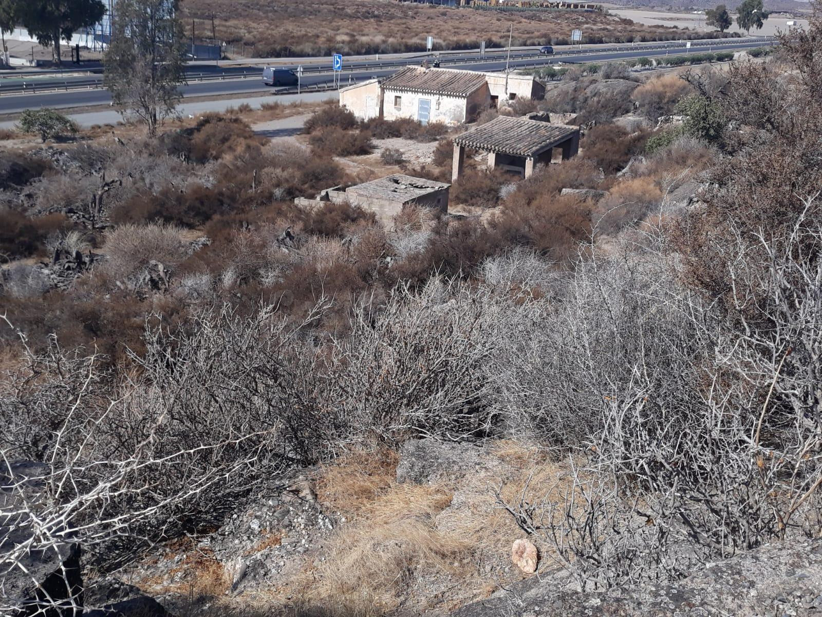 TERRENO EN LA ENTRADA DE ÁGUILAS