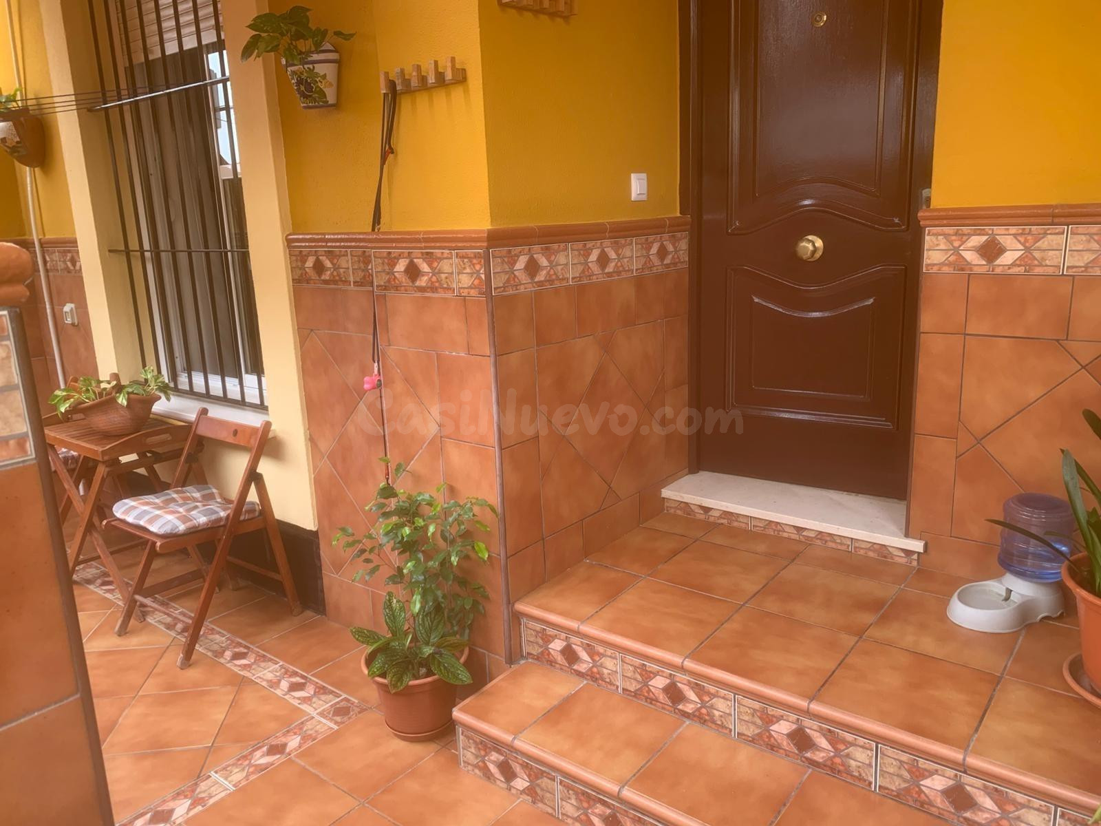AMPLIO UNIFAMILIAR EN URB. " JARDINES DEL BOTÁNICO" - foto 3