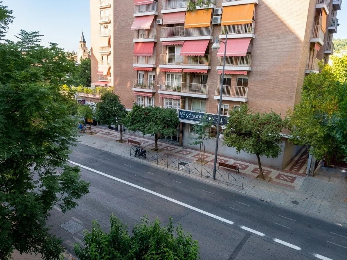 Piso de 3 dormitorios, exterior y luminoso, en Alminares