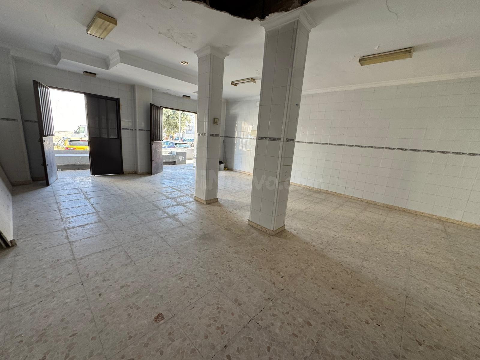 LOCAL COMERCIAL EN LA ZONA DEL BARRIO ALTO - foto 3
