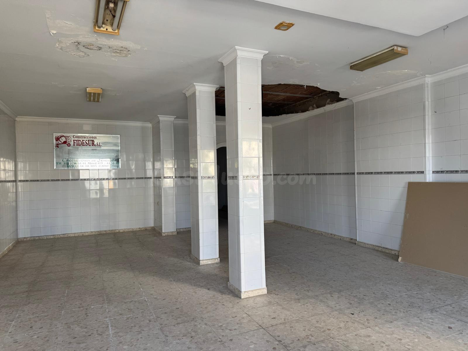 LOCAL COMERCIAL EN LA ZONA DEL BARRIO ALTO - foto 4