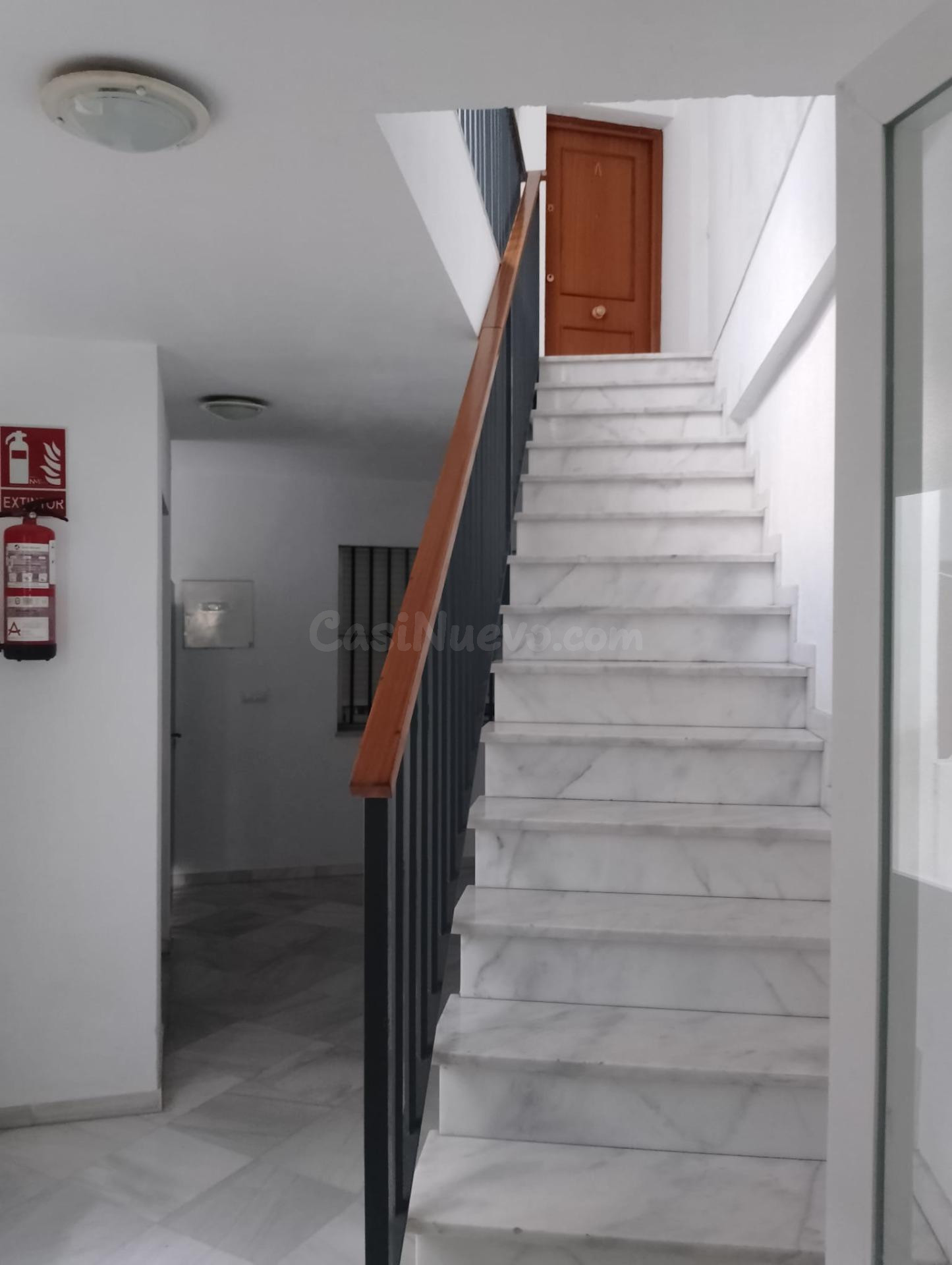VIVIENDA EN BARRIO ALTO, IDEAL PARA INVERSORES!!! - foto 2