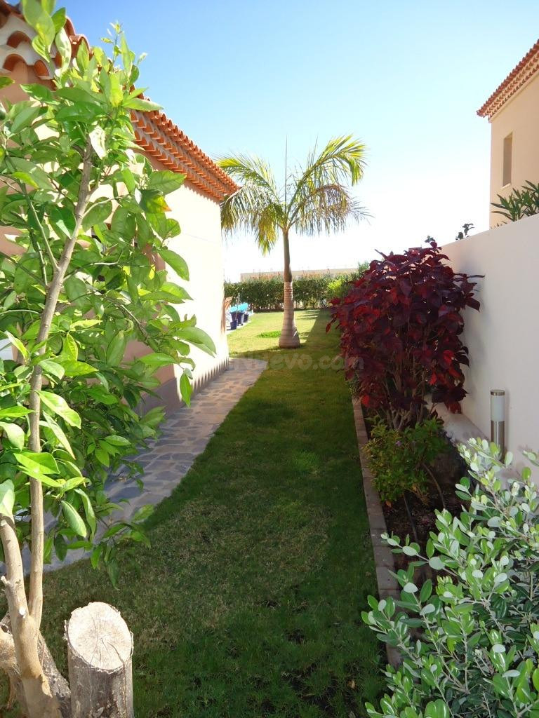 Chalet de 3 dormitorios en el Madroñal de Fañabe - foto 2