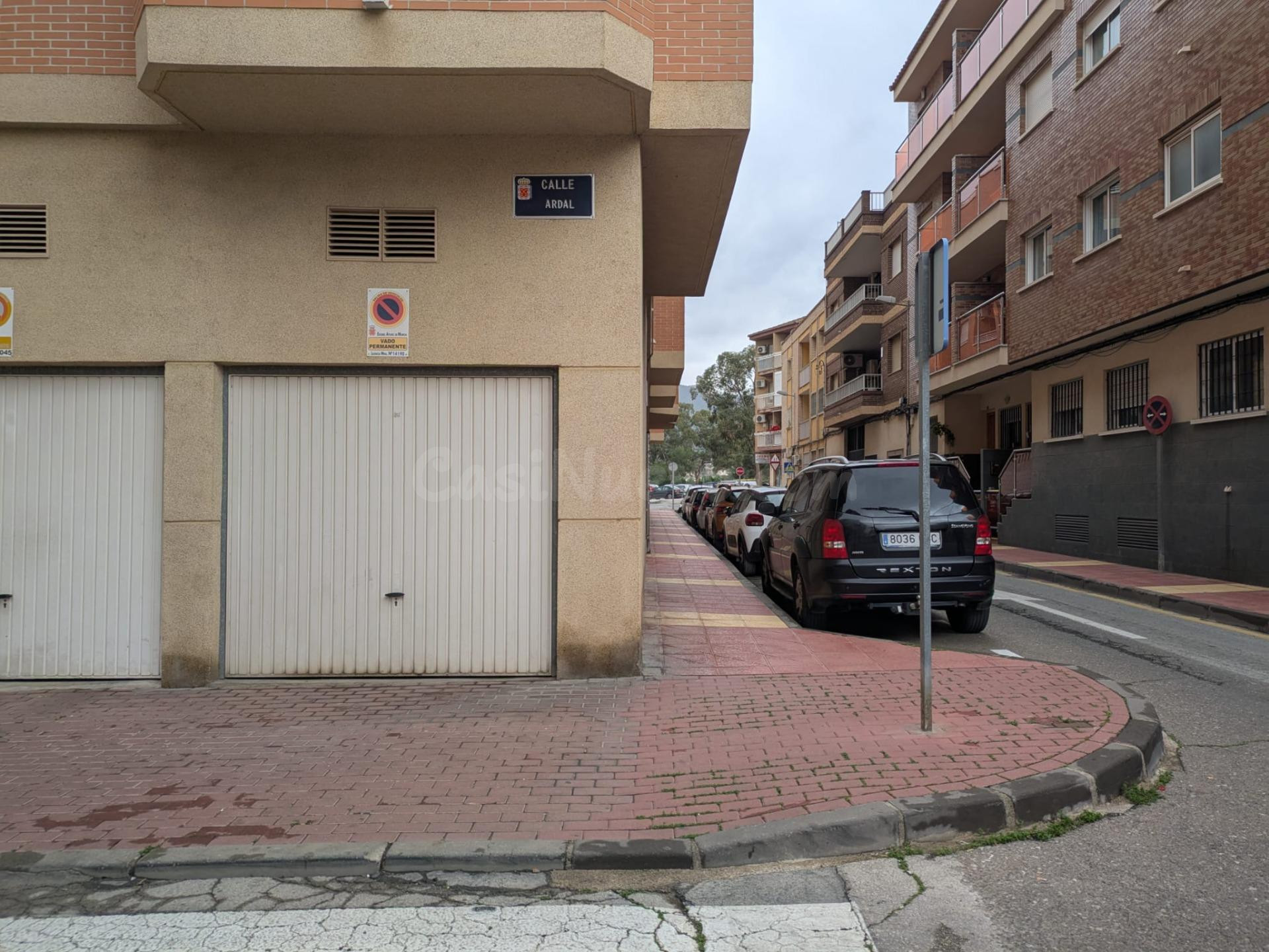 Amplio Garaje en el Corazón de El Palmar