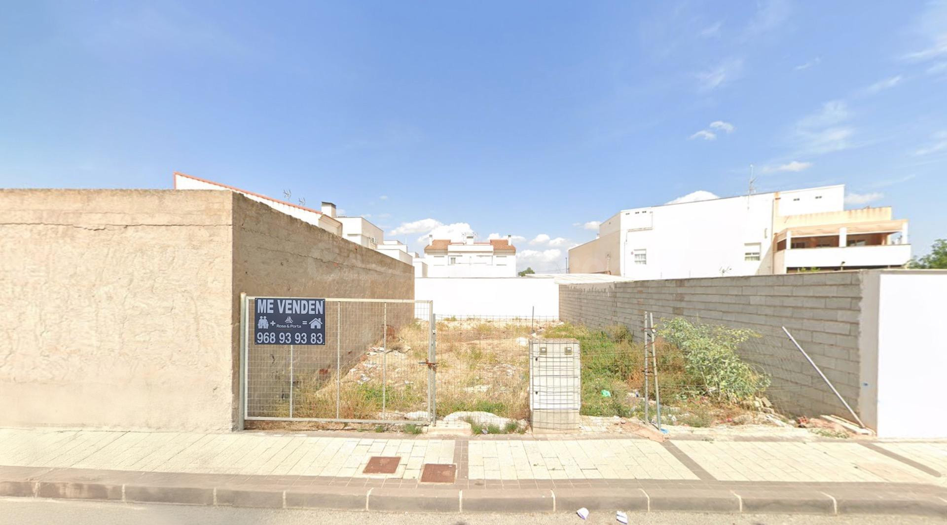 Oportunidad Única: Terreno Urbano en la Vibrante Zona de Ped - foto 2