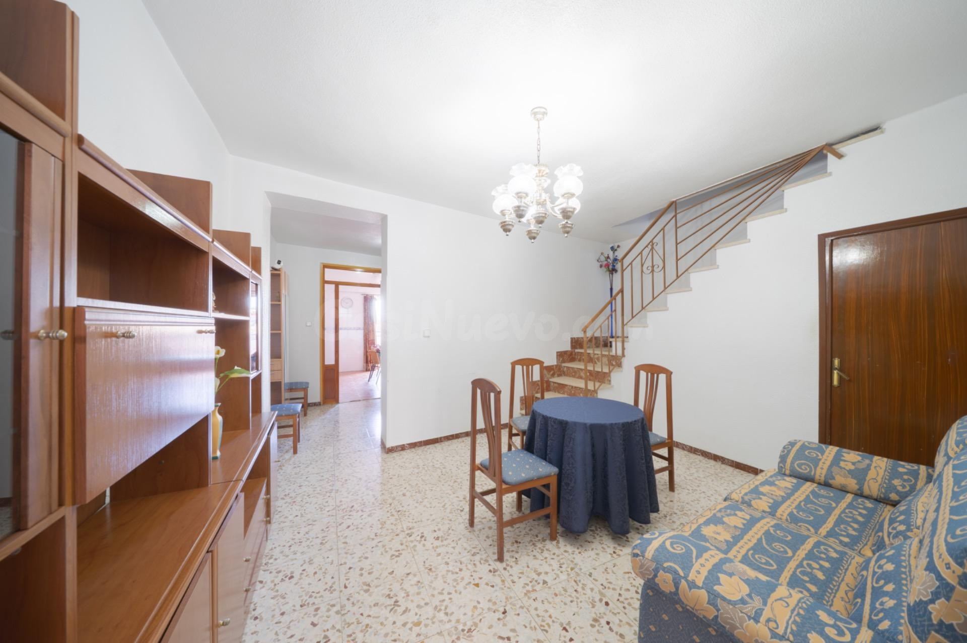 Amplia y Luminosa Casa en el Encantador Barrio del Carmen - foto 4