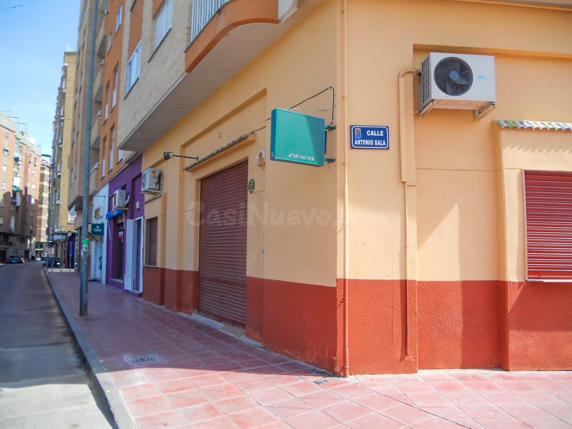 Oportunidad Única para Inversores en Local Comercial Esquine - foto 2