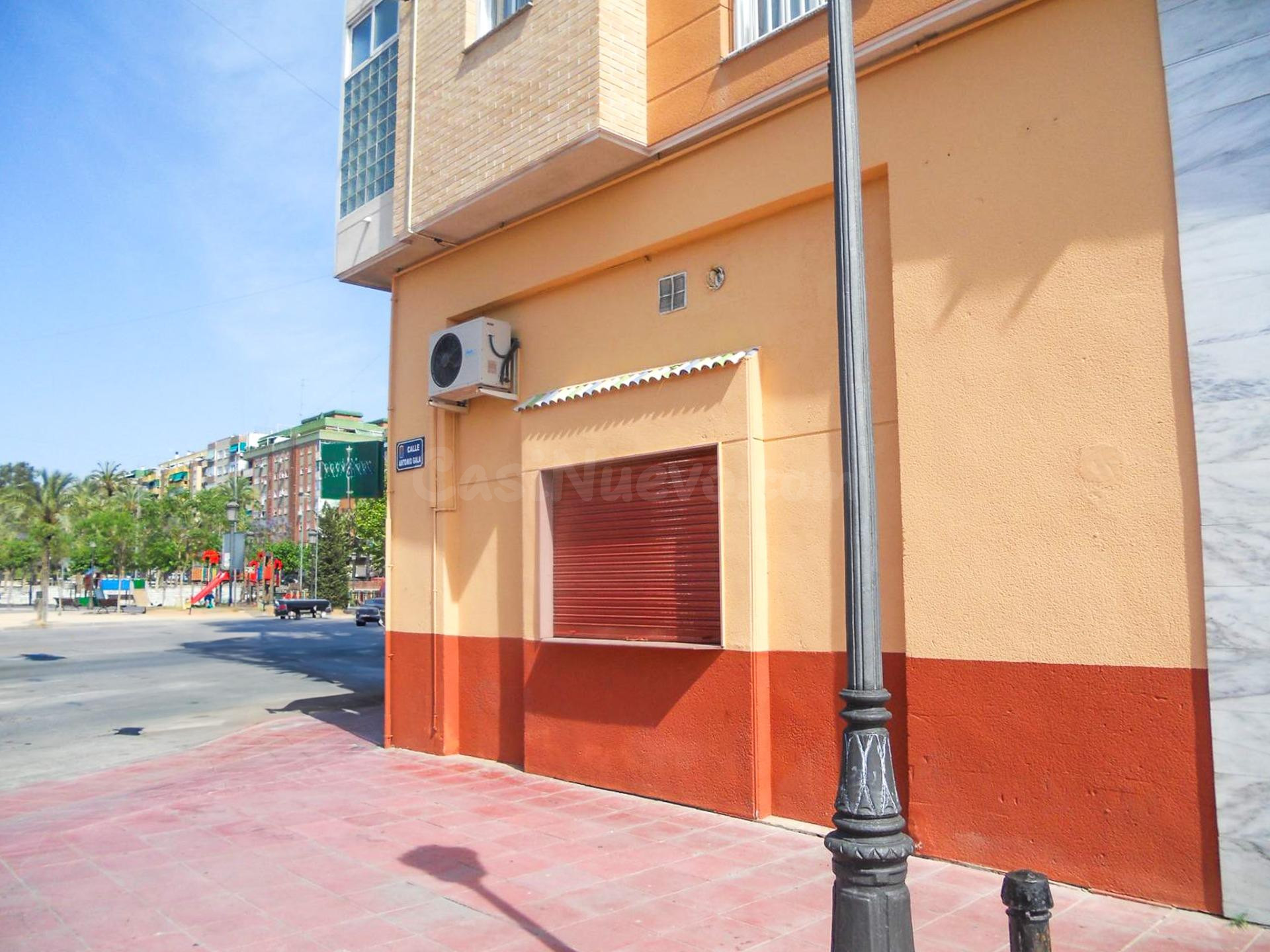 Oportunidad Única para Inversores en Local Comercial Esquine - foto 3