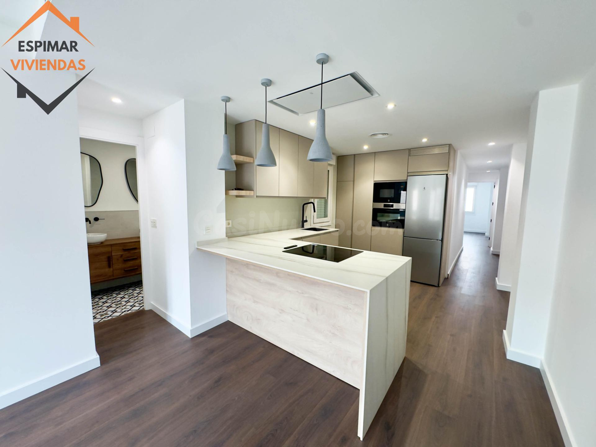 Exclusiva vivienda en María Lostal con balcón super luminoso