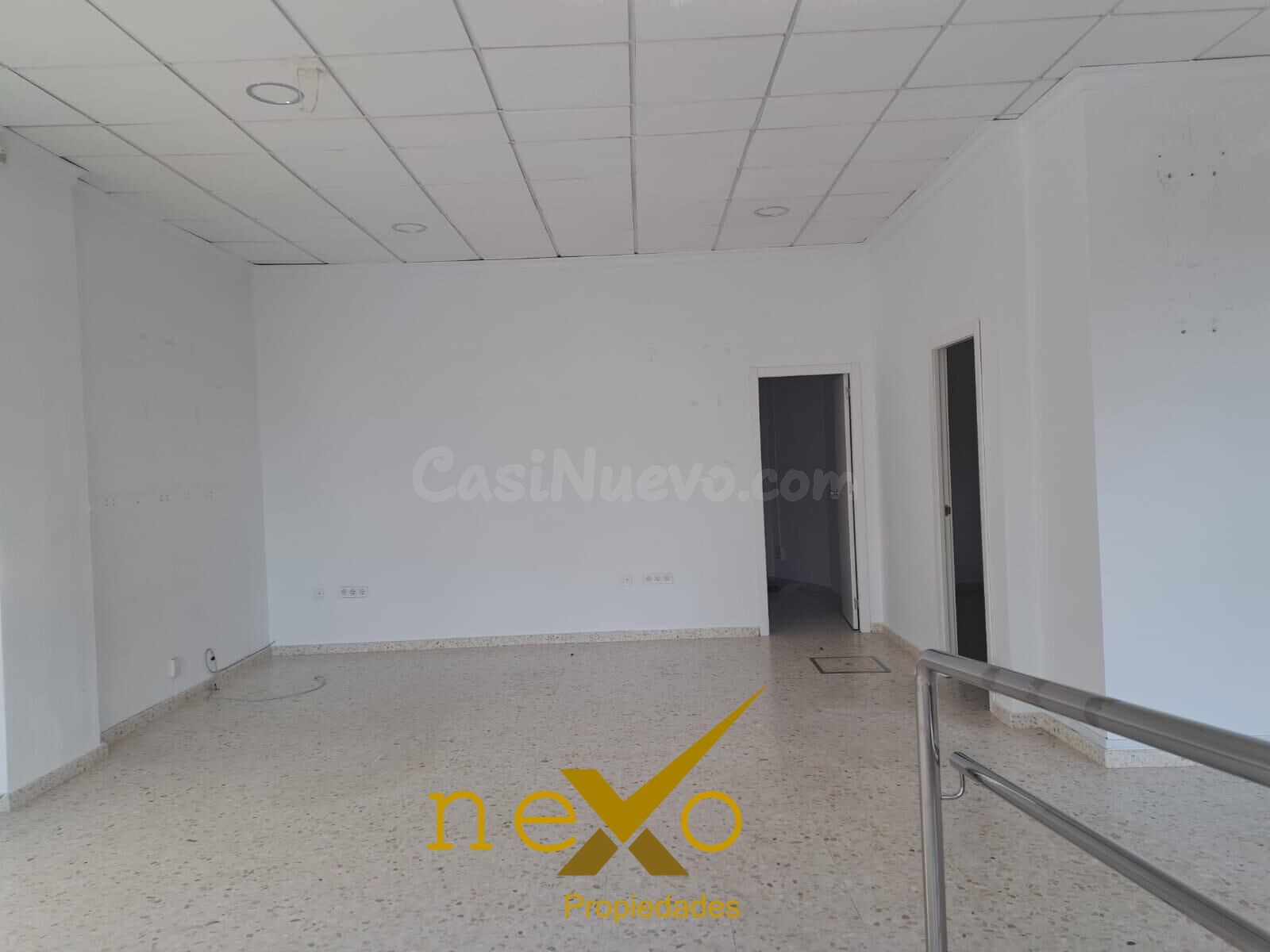 Local comercial 92m² en venta - Carmona - foto 2