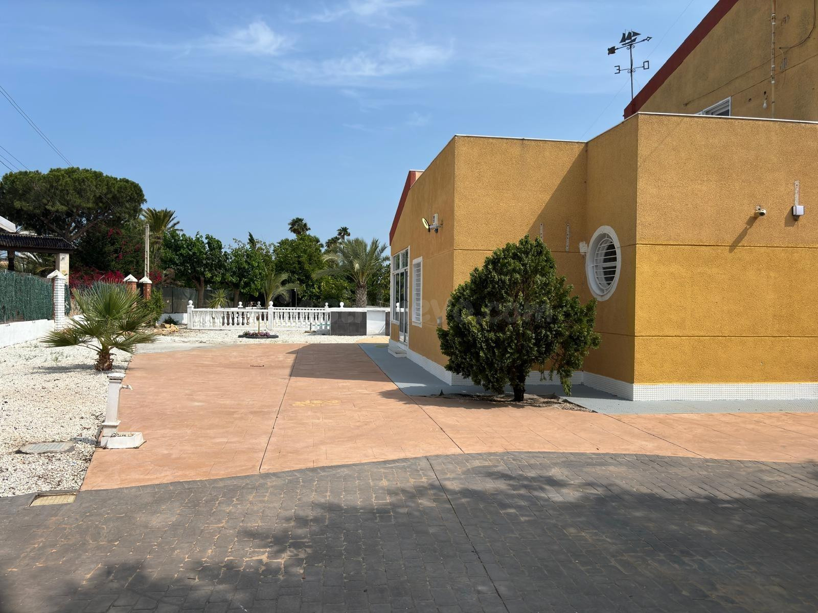 EXCELENTE CASA EN VENTA O ALQUILER MAITINO