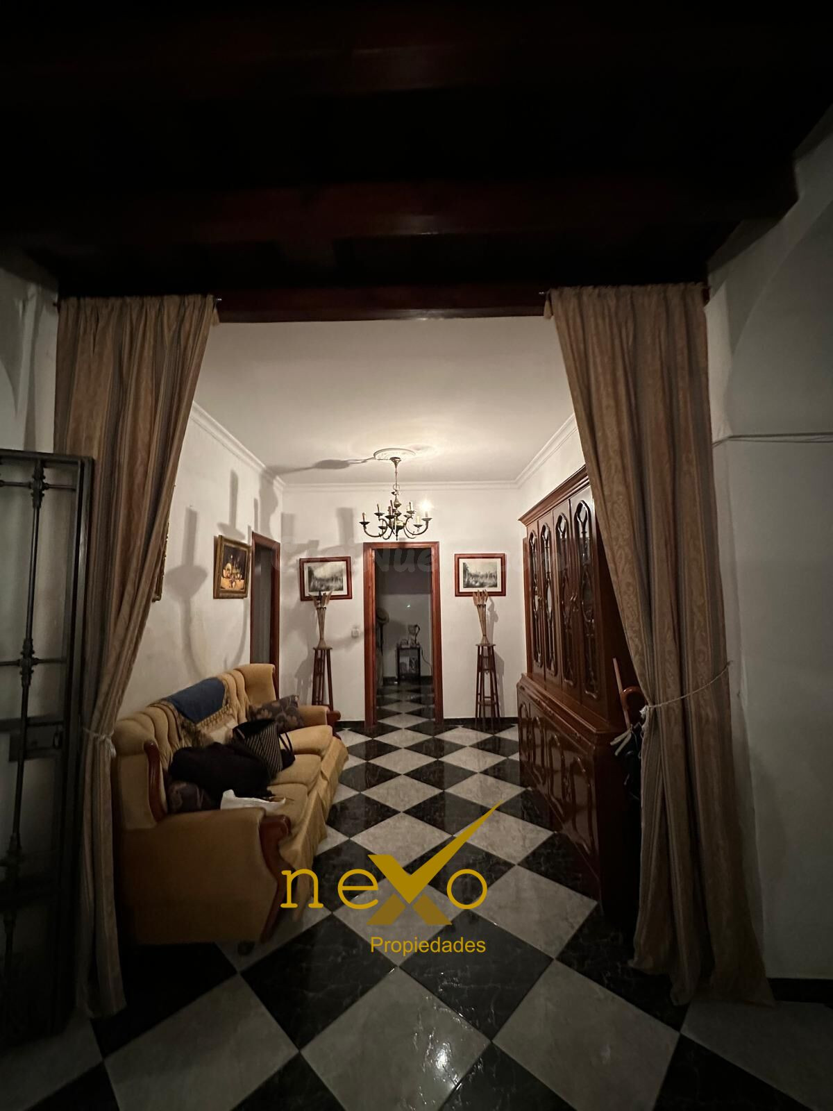 Casa 7 habitaciones 193m² en venta - LORA DEL RÍO
