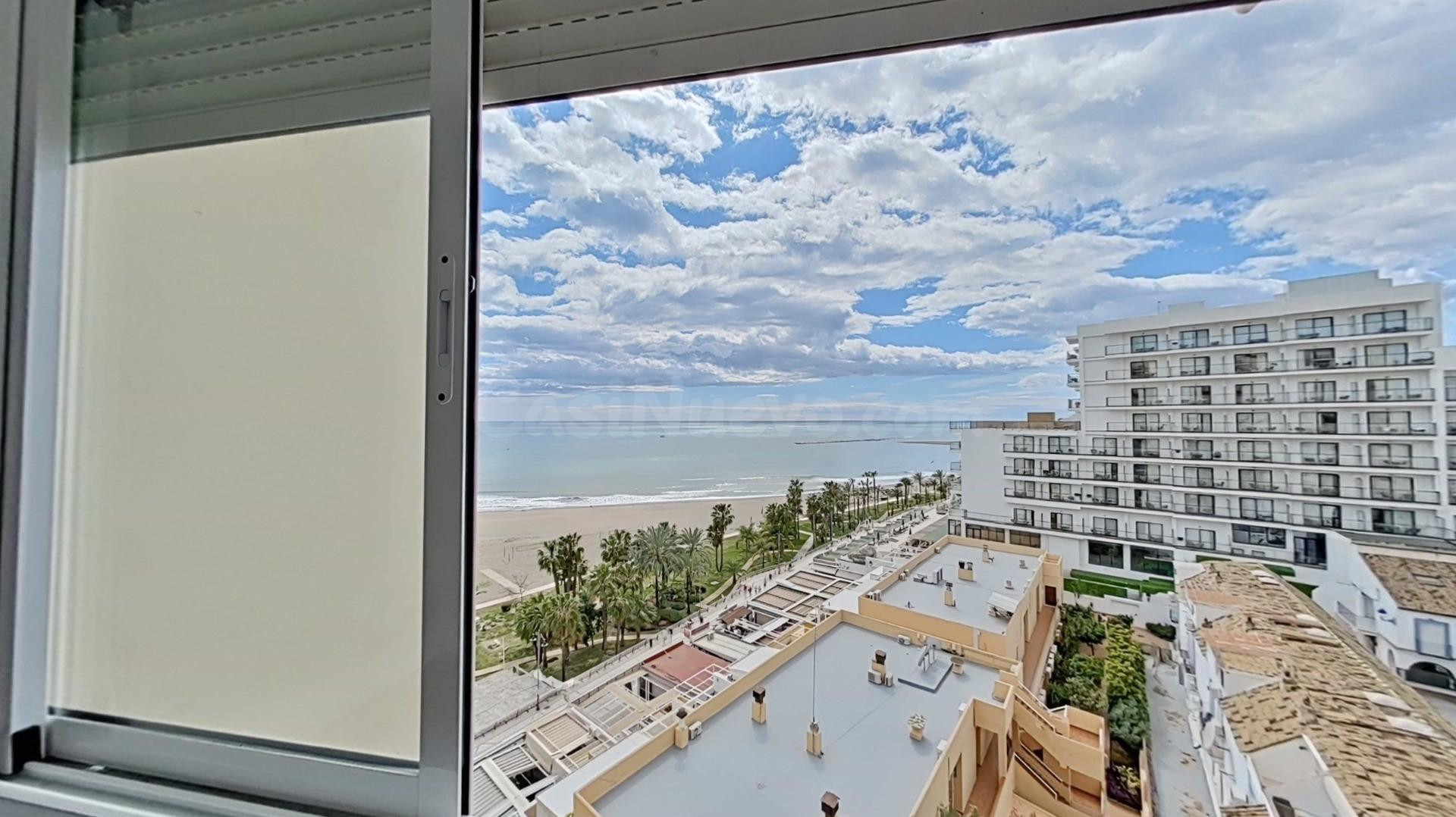 Precioso apartamento reformado en primera línea junto a Puer - foto 3