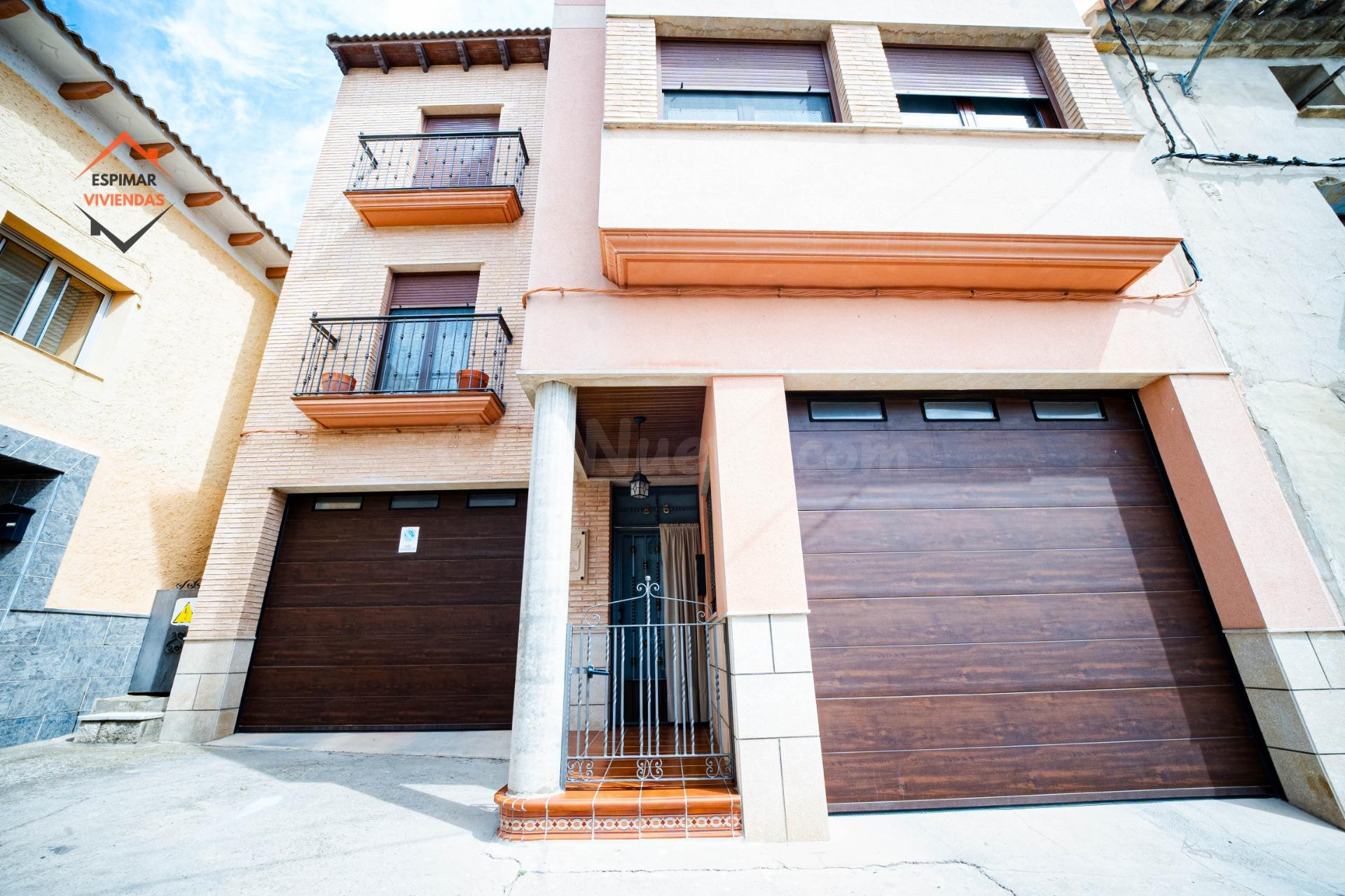 Amplio Piso en Castejón de Valdejasa con Terraza y Garaje Do - foto 3