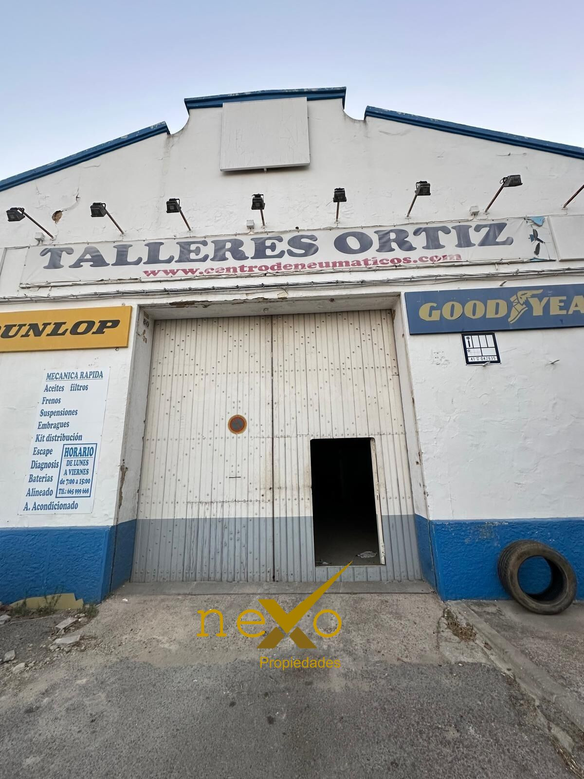 Nave industrial 308m² en venta - Carmona