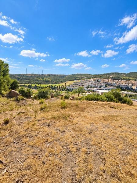 OPORTUNIDAD VENTA PARCELA URBANA EN VALLE ROMANO CON PROYECTO INCLUIDO