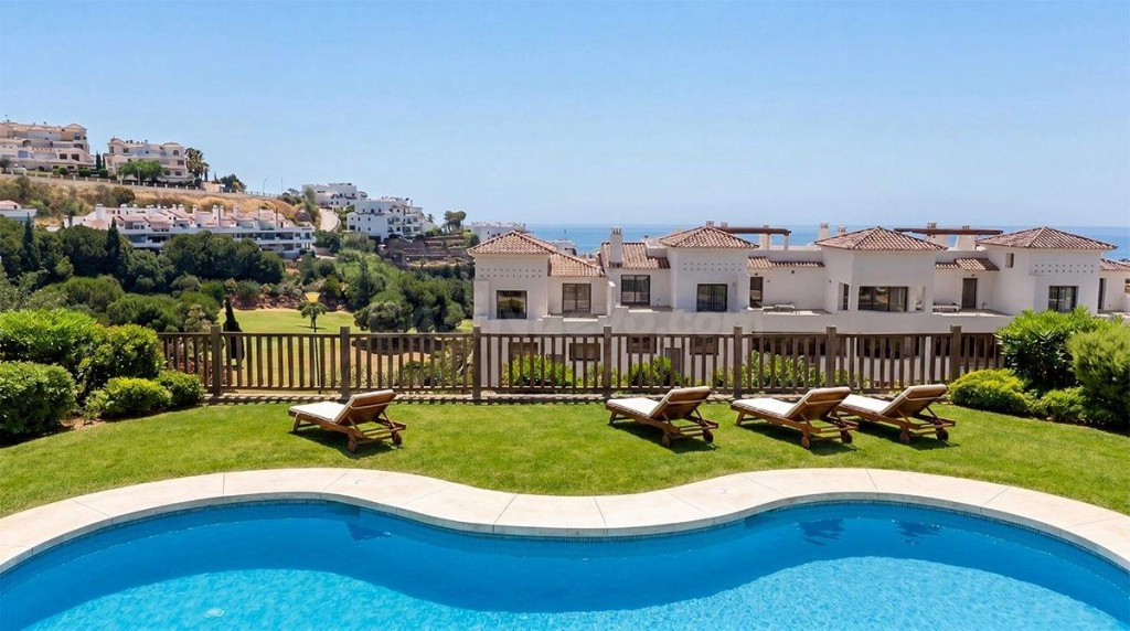ESPECTACULARES VIVIENDAS CON VISTAS AL MAR Y AL GOLF EN DOÑA - foto 3