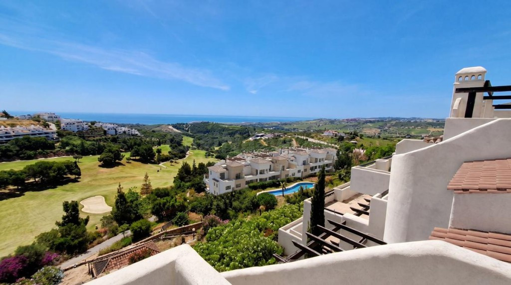 ESPECTACULARES VIVIENDAS CON VISTAS AL MAR Y AL GOLF EN DOÑA - foto 4