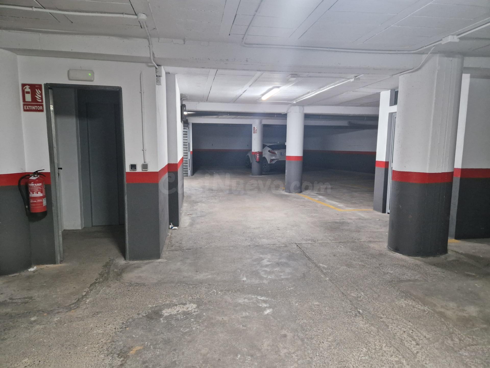 ¡¡¡PLAZAS DE GARAJE EN PLENO CORAZÓN DE LA POBLA DE VALLBONA - foto 2