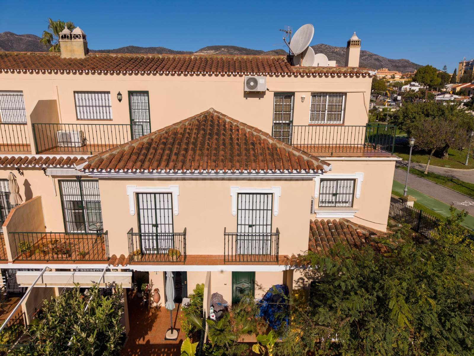 Magnífico adosado de 153 m2 con vistas al mar y ubicación pr