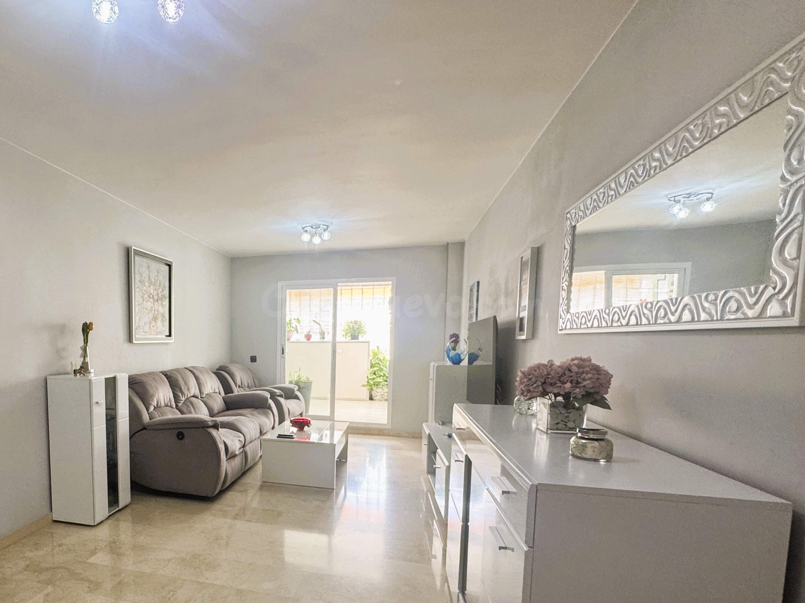 Bajo Cautivador con 40m2 de Terrazas en Benalmádena Costa - foto 2