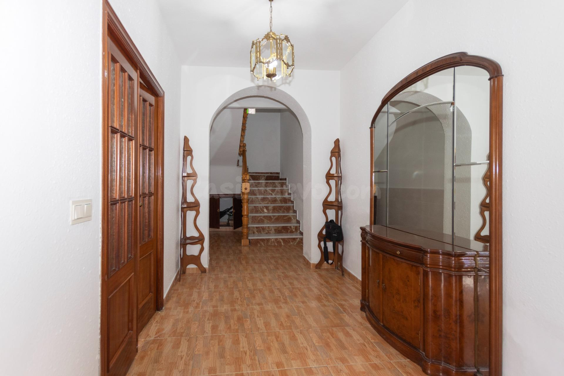 Encantadora Casa en Cullar Vega - Ideal para Entrar a Vivir - foto 3