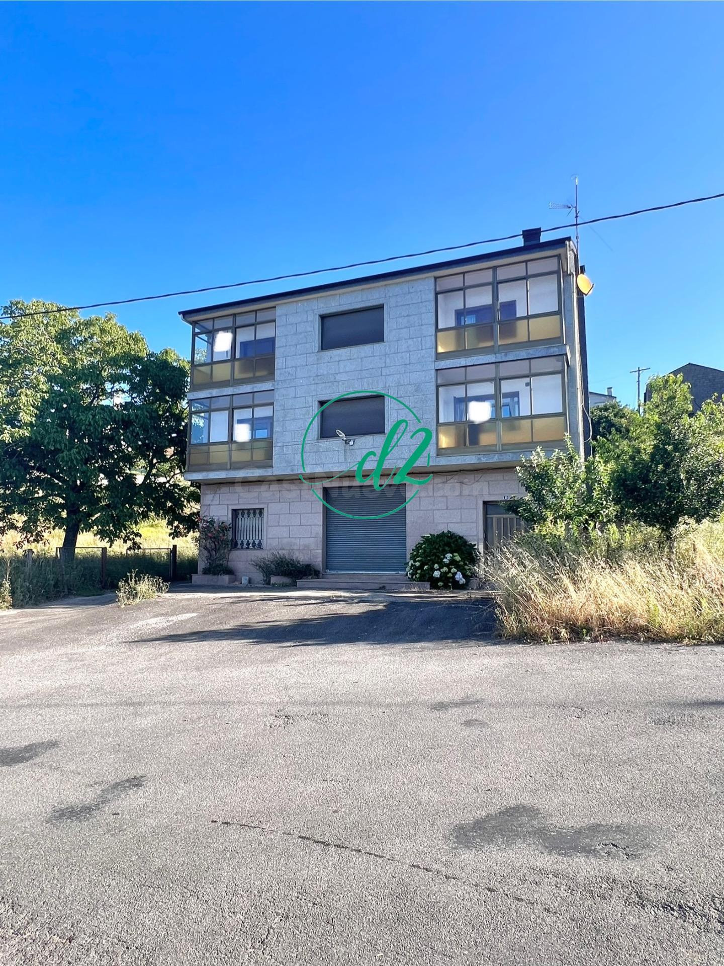 EN VENTA: CONSTRUCCIÓN IDEAL PARA HOSTAL/HOTEL A LA SALIDA D
