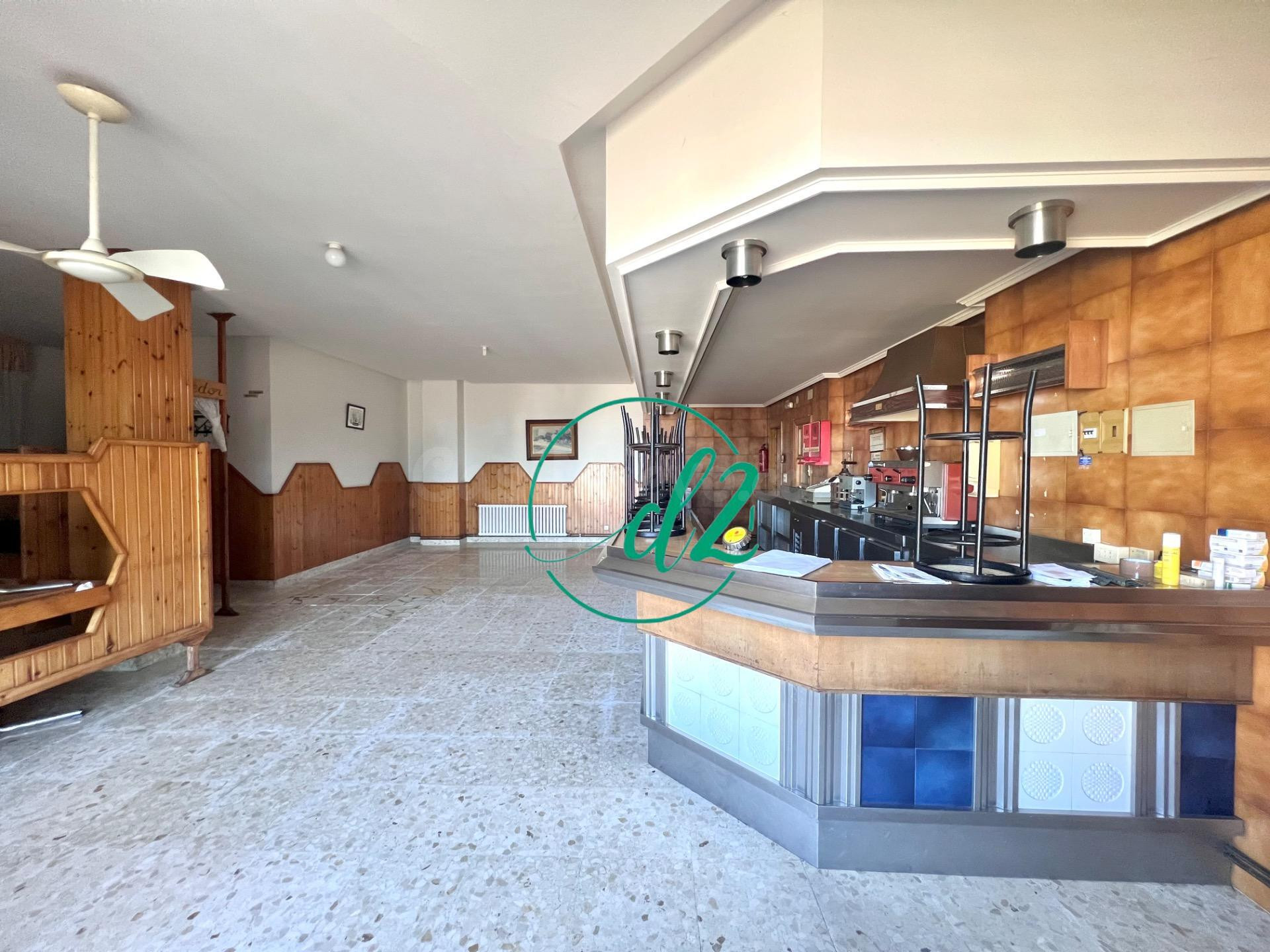 EN VENTA: CONSTRUCCIÓN IDEAL PARA HOSTAL/HOTEL A LA SALIDA D - foto 2