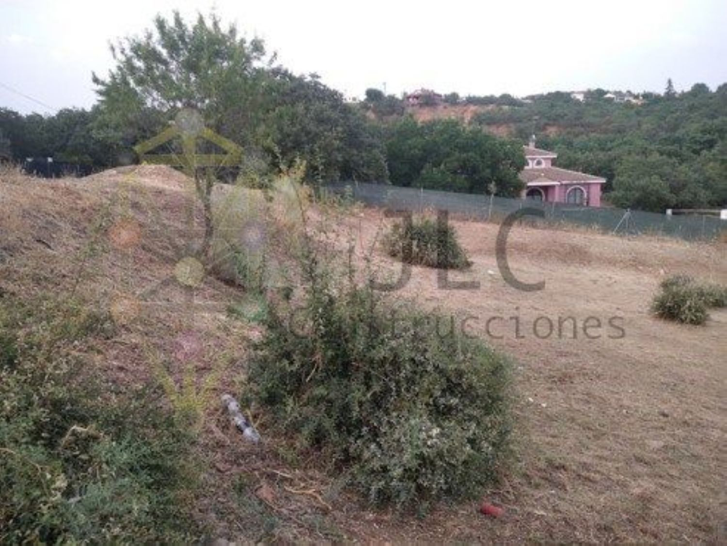 Terreno urbano 3 habitaciones 121m² en venta - Caraquiz