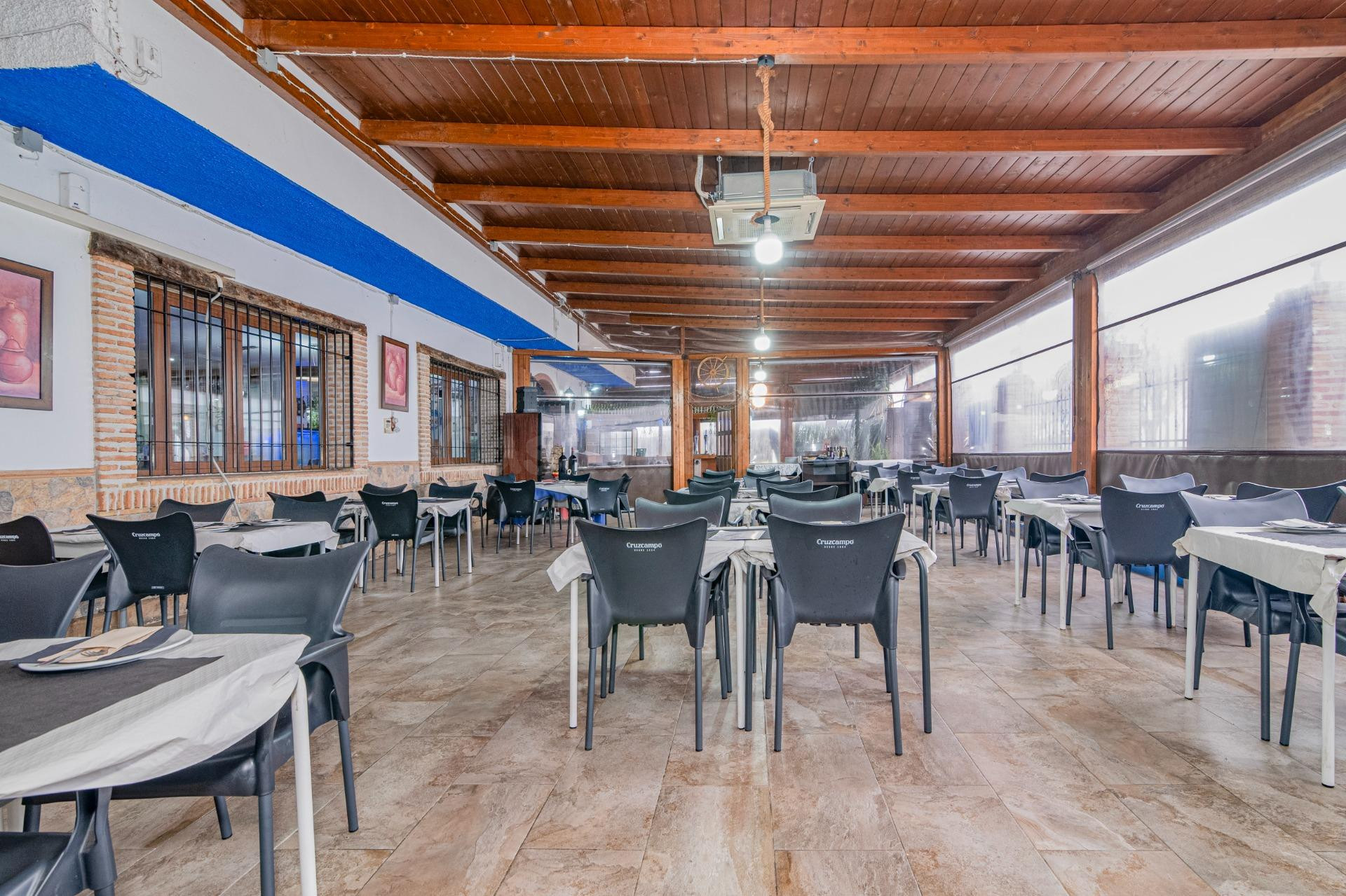 Venta de chalet restaurante en Ogijares - foto 4