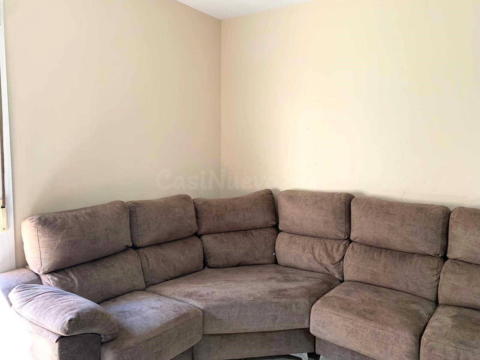 Piso en venta de cuatro dormitorios con plaza de garaje y tr