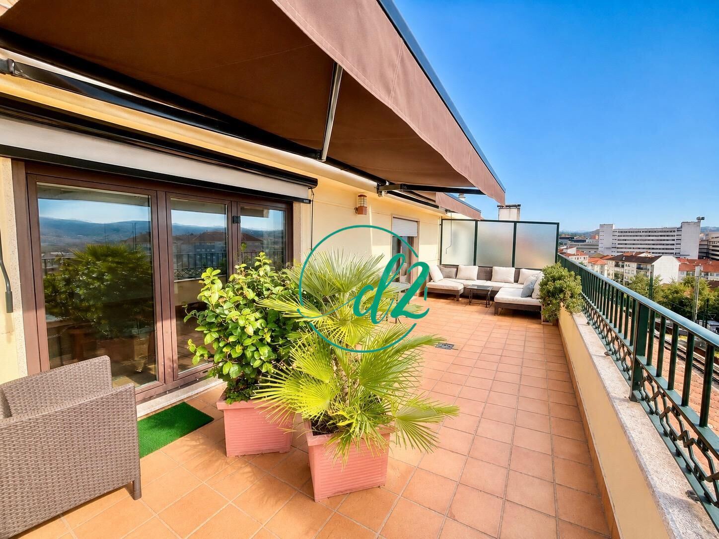 DÚPLEX CON ESPECTACULAR TERRAZA Y VISTAS PANORÁMICAS JUNTO AL CHOU.REF1506