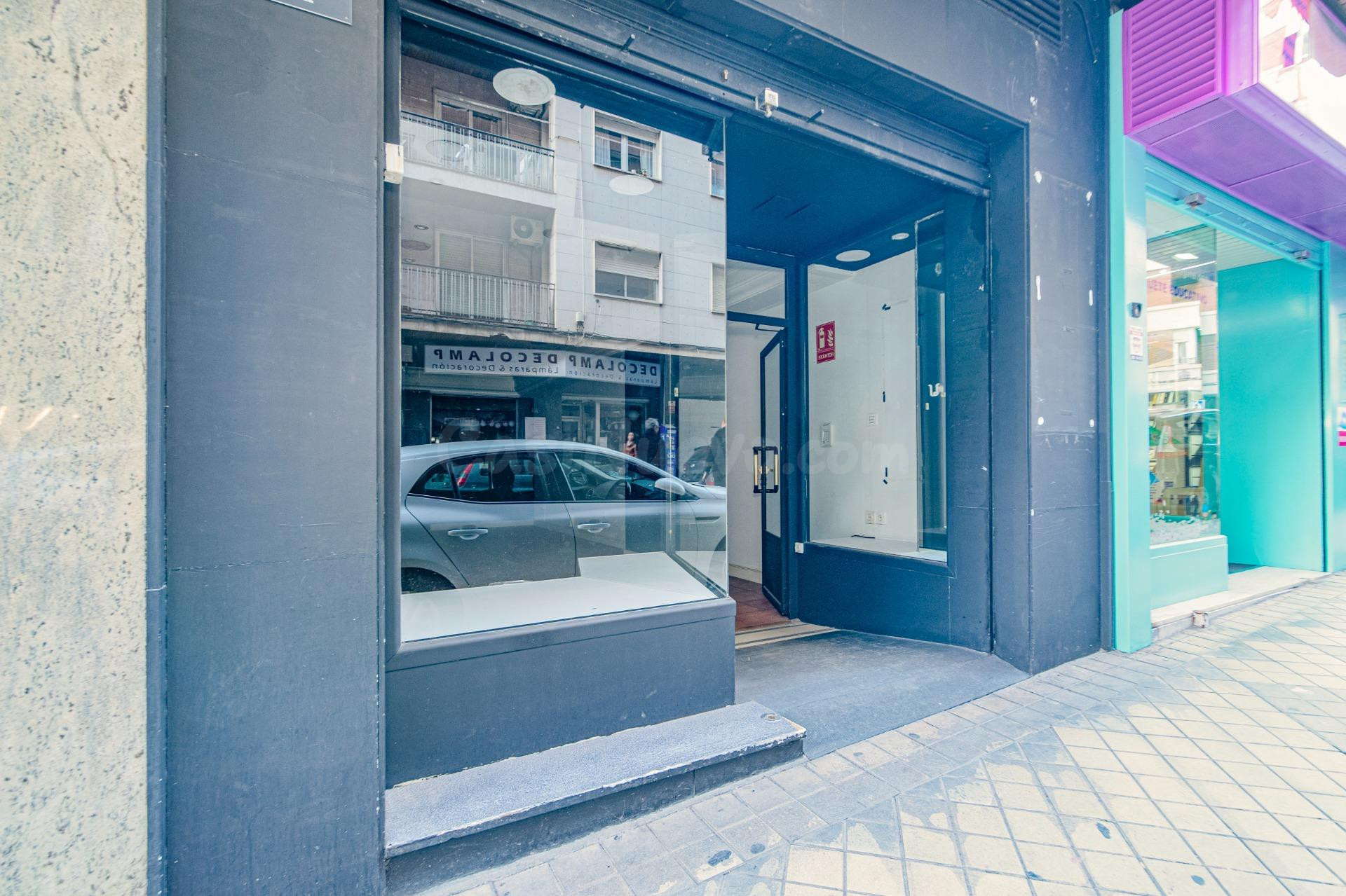 local en alquiler en calle Ancha de Gracia.