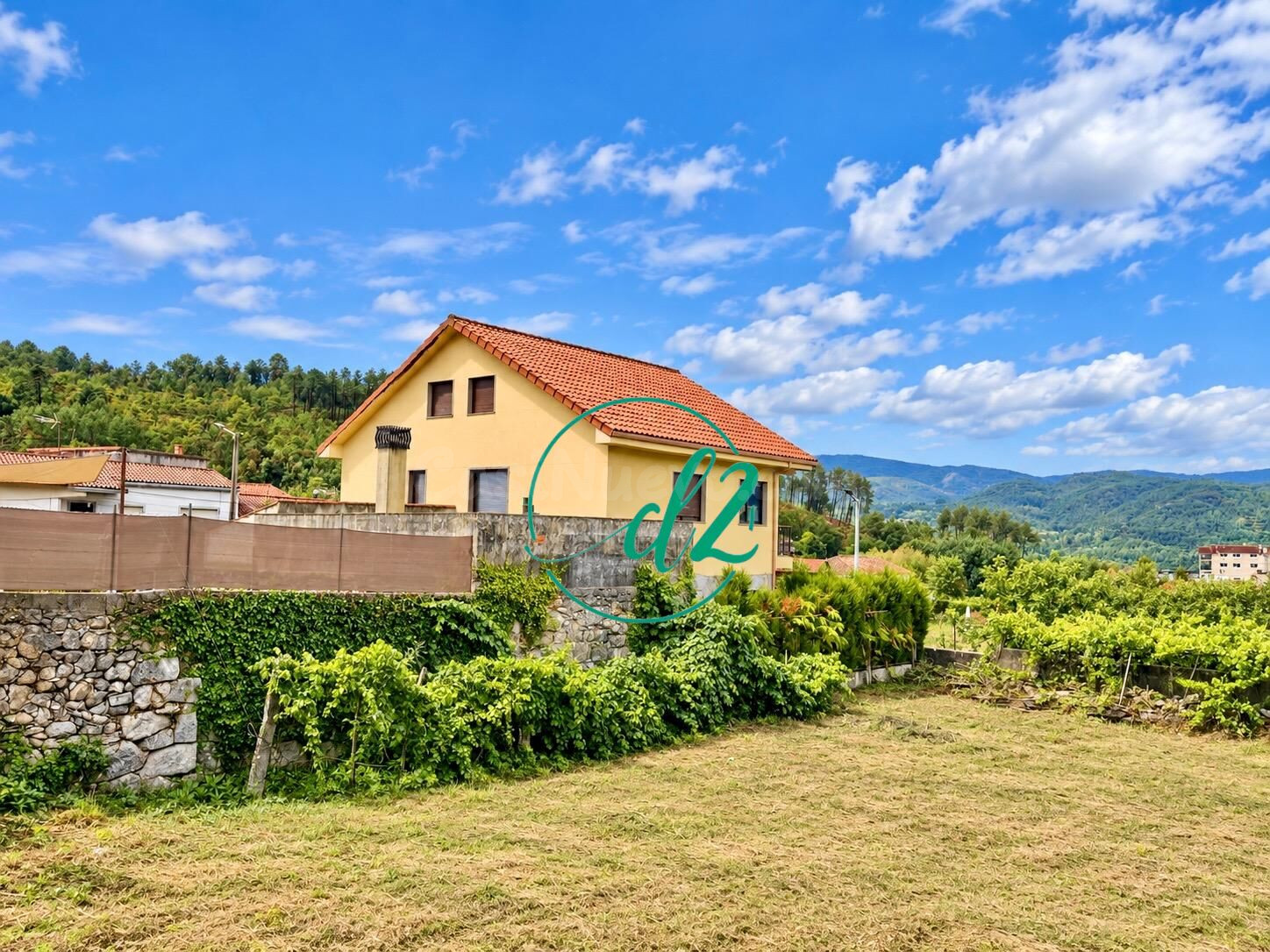 CASA DE 324 m2 PARA REMATAR EN EL CENTRO DE LOBIOS, CON JARDÍN Y TERRAZA. REF 1507