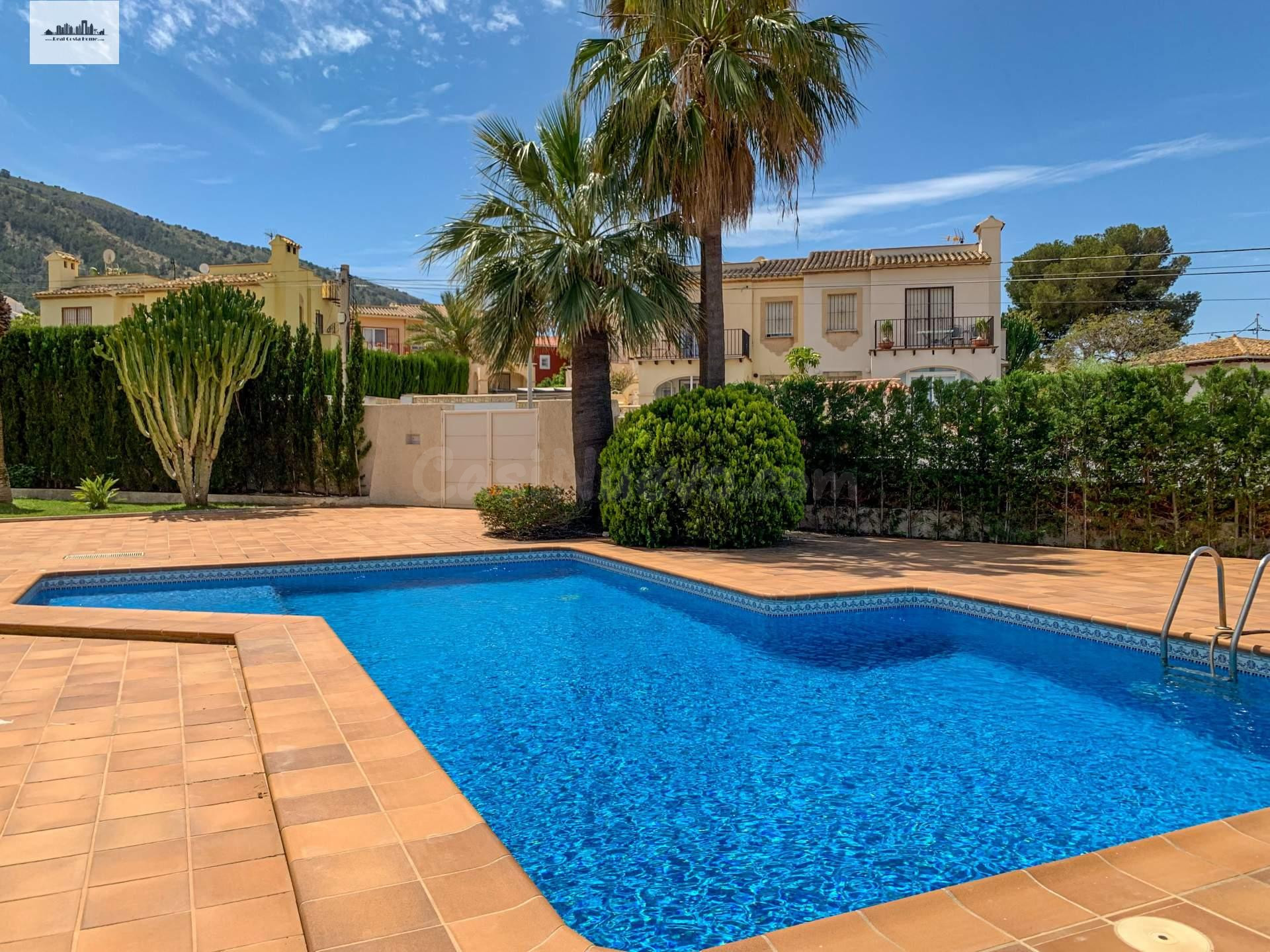 SE ALQUILA CHALET EN ALBIR LARGA TEMPORADA - foto 5