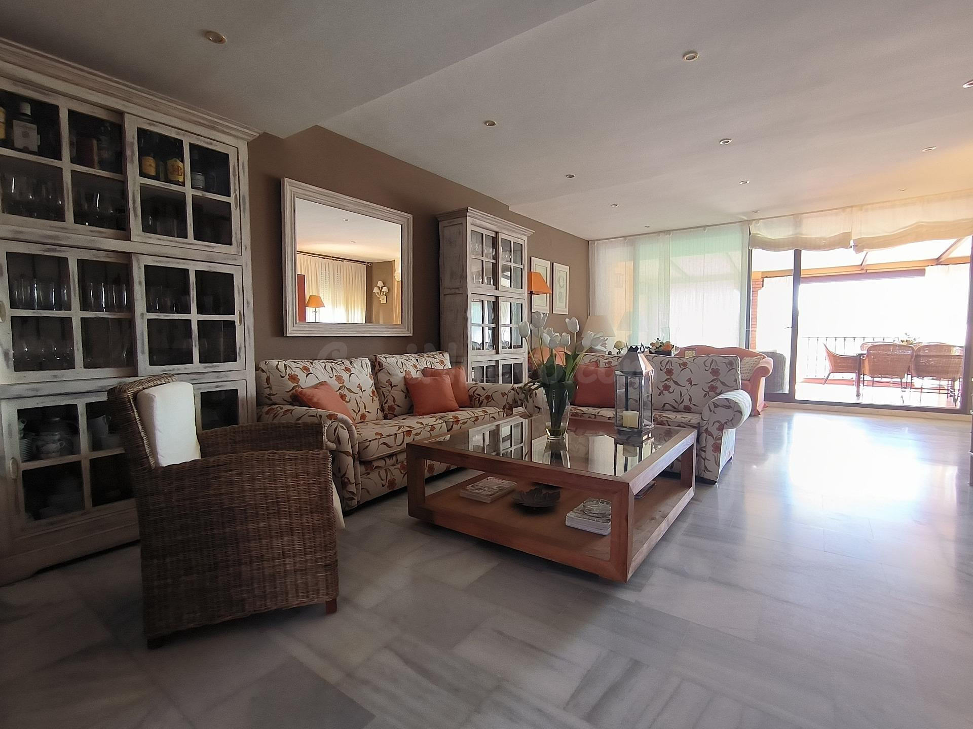 Chalet de revista al lado del Lago de la Encantada: un tribu - foto 5