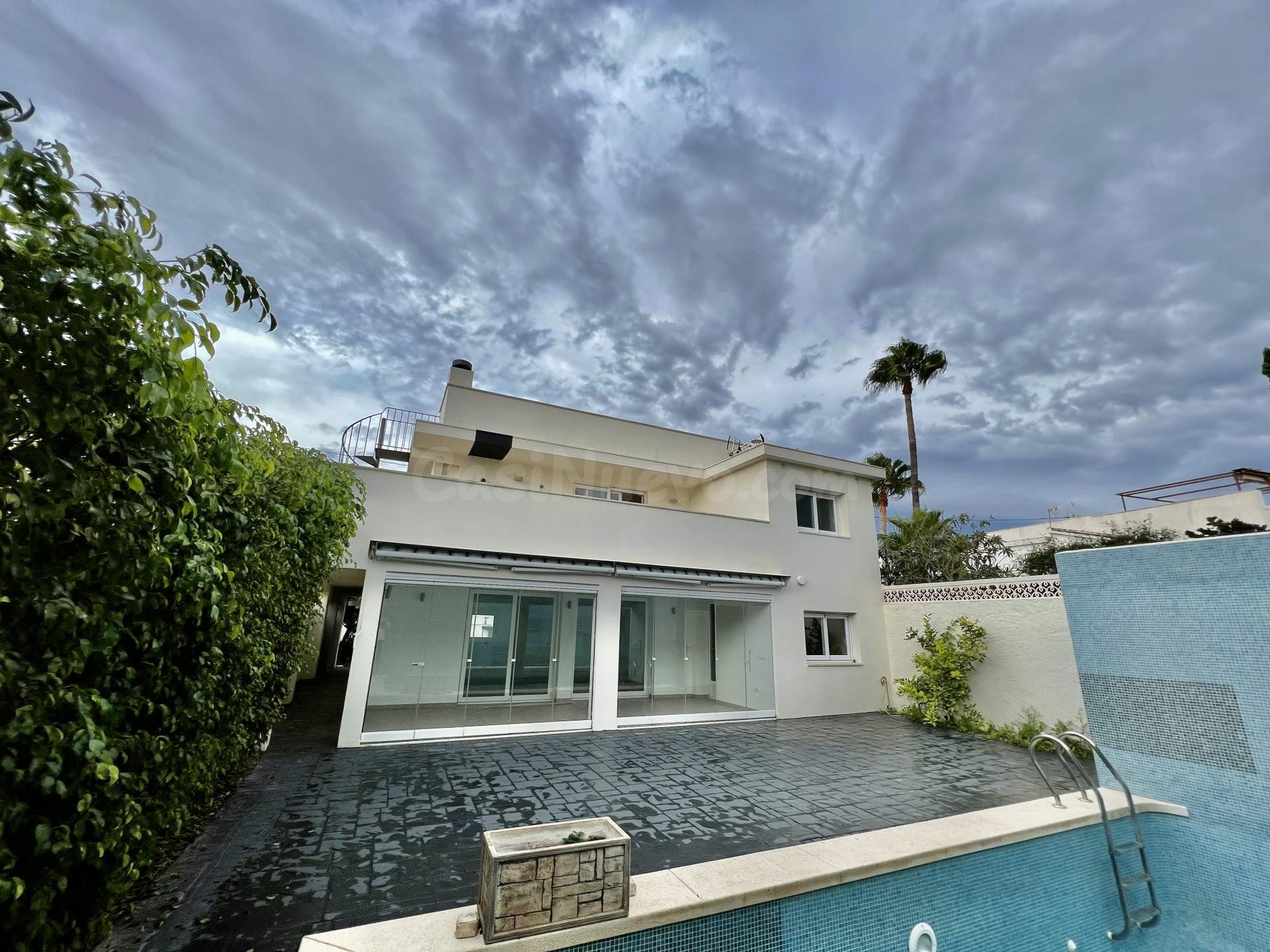 Se vende una casa en Albir