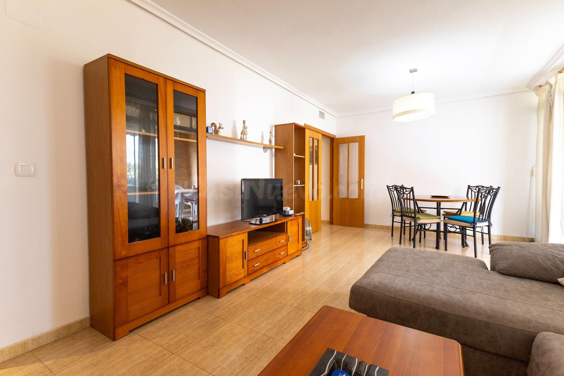Vivienda amplia en Residencial Isla Tabarca - foto 5