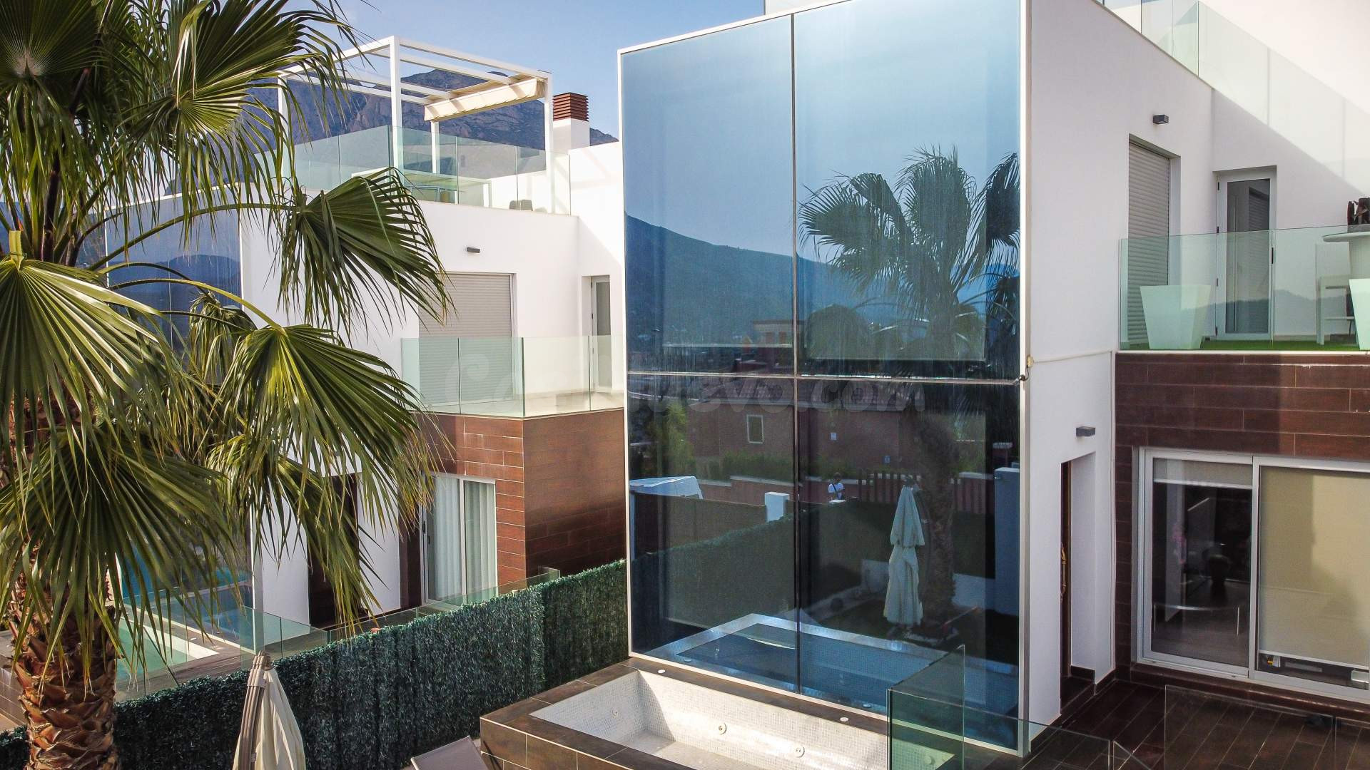 SE VENDE UNA CASA EN EL BALCÓN DE FINESTRAT - foto 2