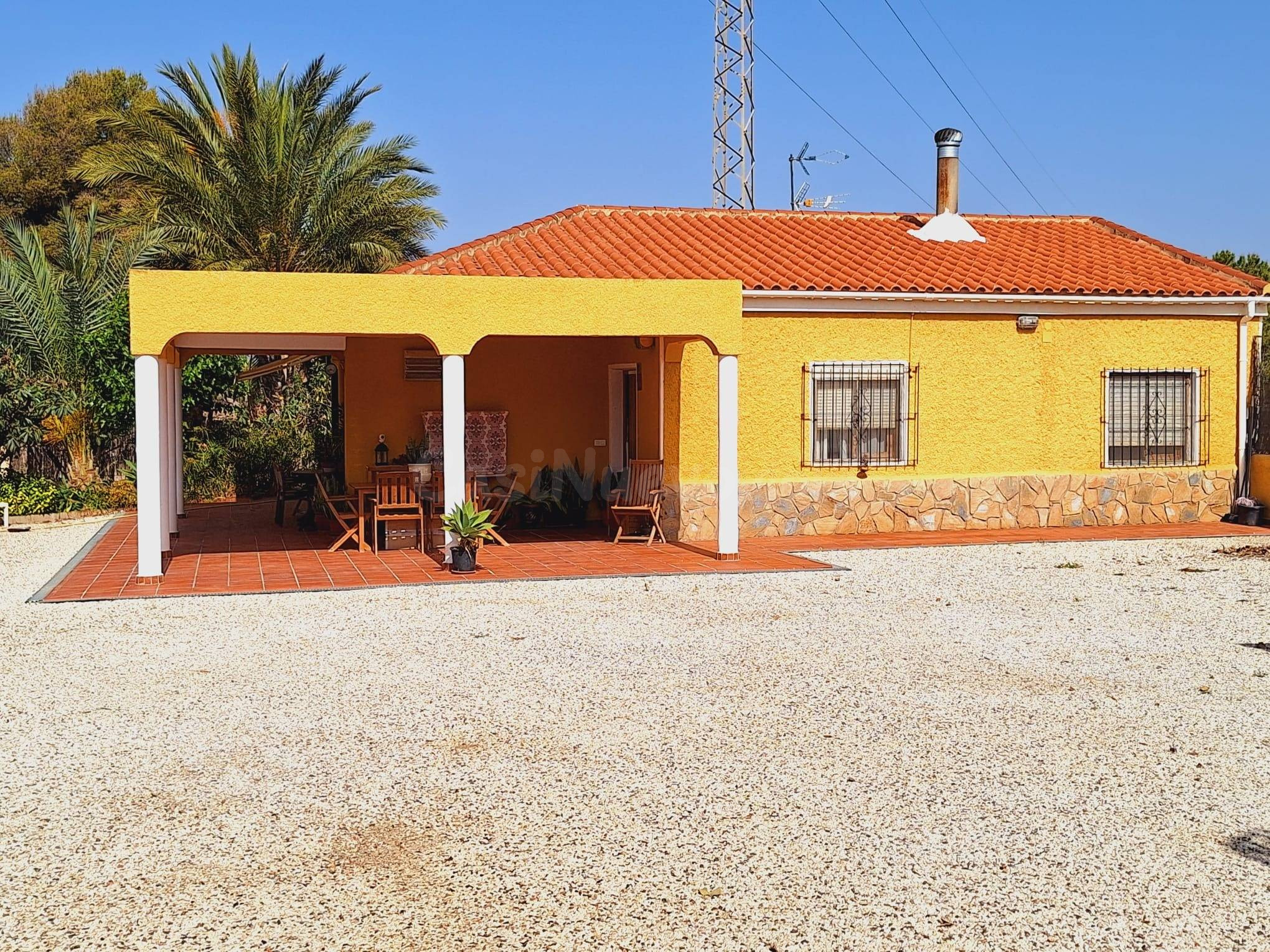 ¡Oportunidad Única! Encantador Chalet con Amplia Parcela en  - foto 3