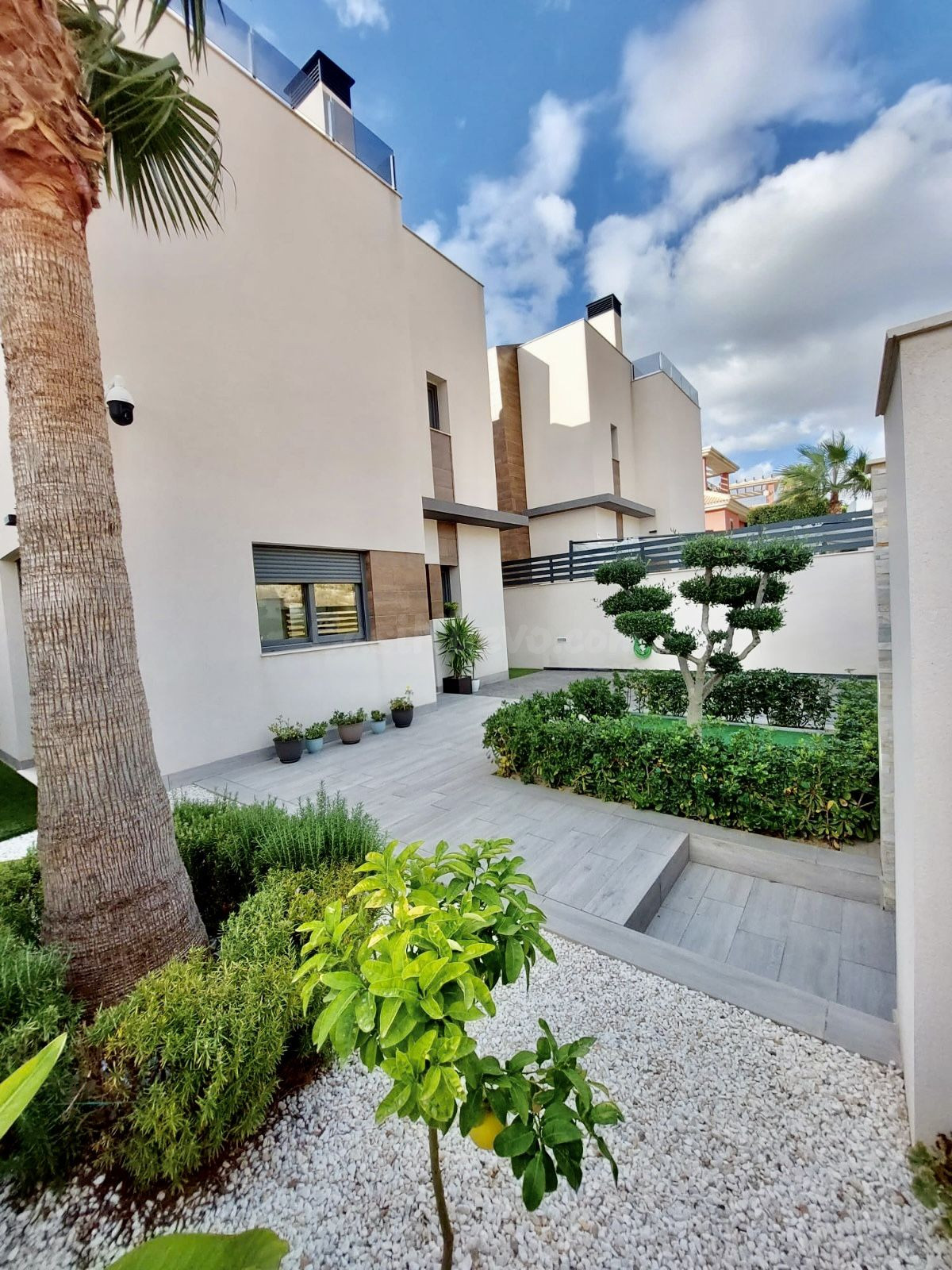 SE VENDE UNA CASA INDEPENDIENTE EN BALCÓN DE FINESTRAT - foto 2