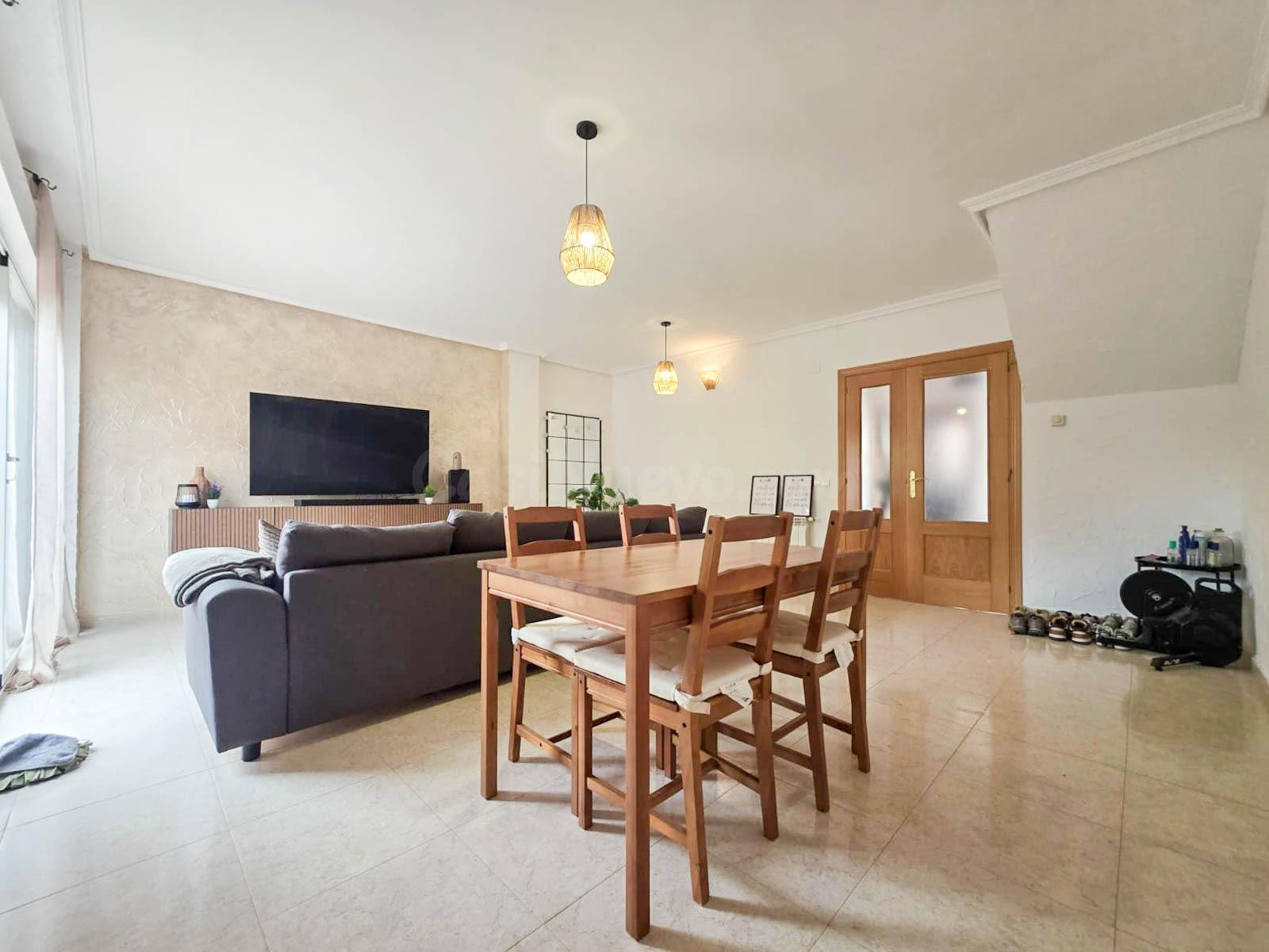 Chalet pareado en exclusiva en Galápagos: espacio, comodidad - foto 3