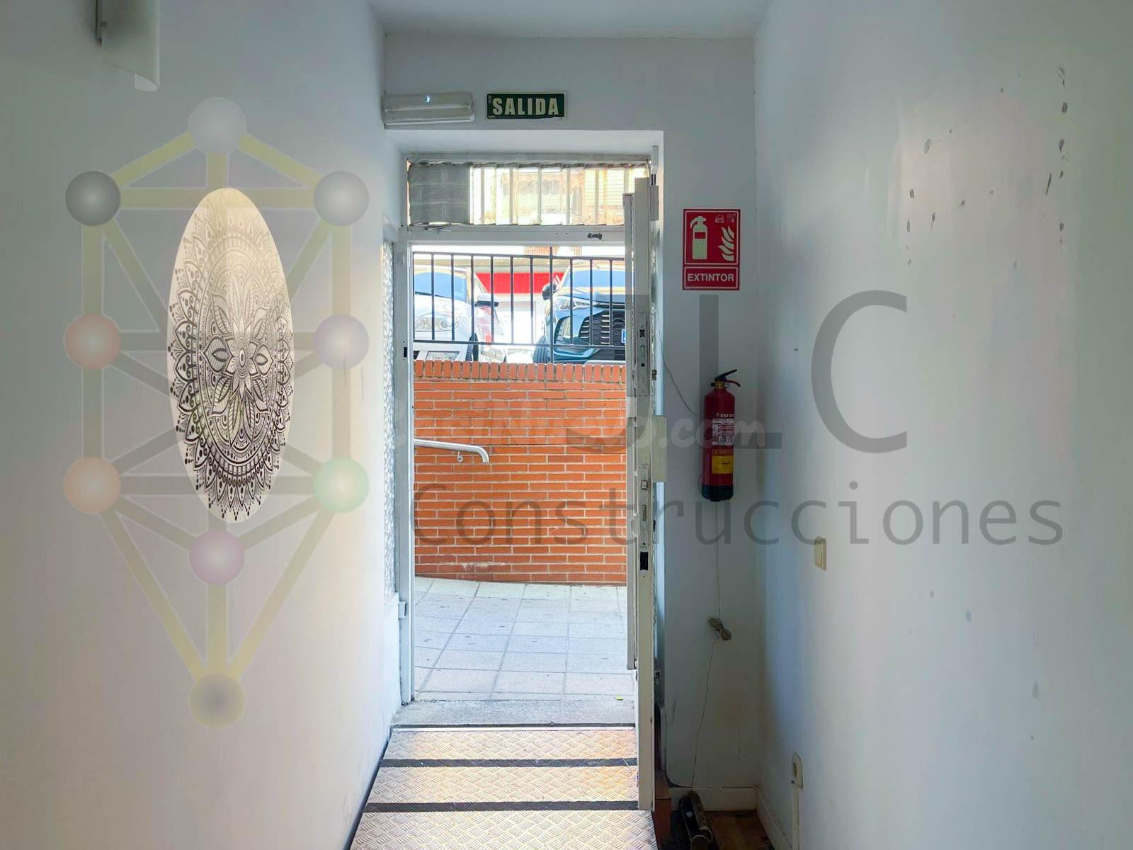 Local con rentabilidad y posibilidad de cambio de uso en Alc - foto 5