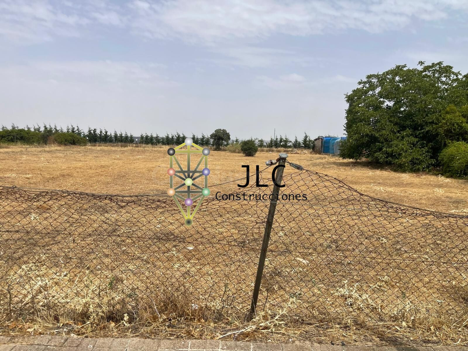 Parcela de 1.202 m2 en Valdelosllanos: construye la casa que - foto 2