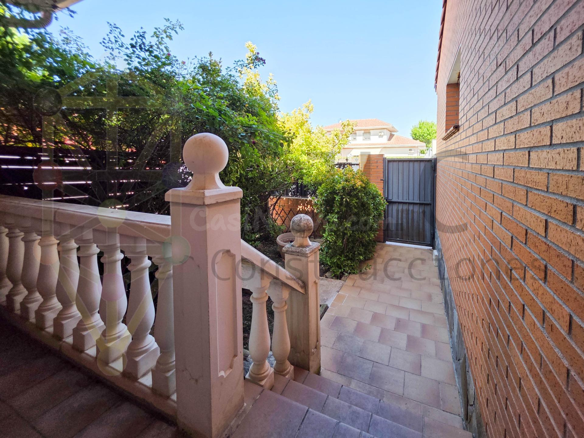 Chalet pareado de 177 m2 con piscina por 395.000 € - foto 3