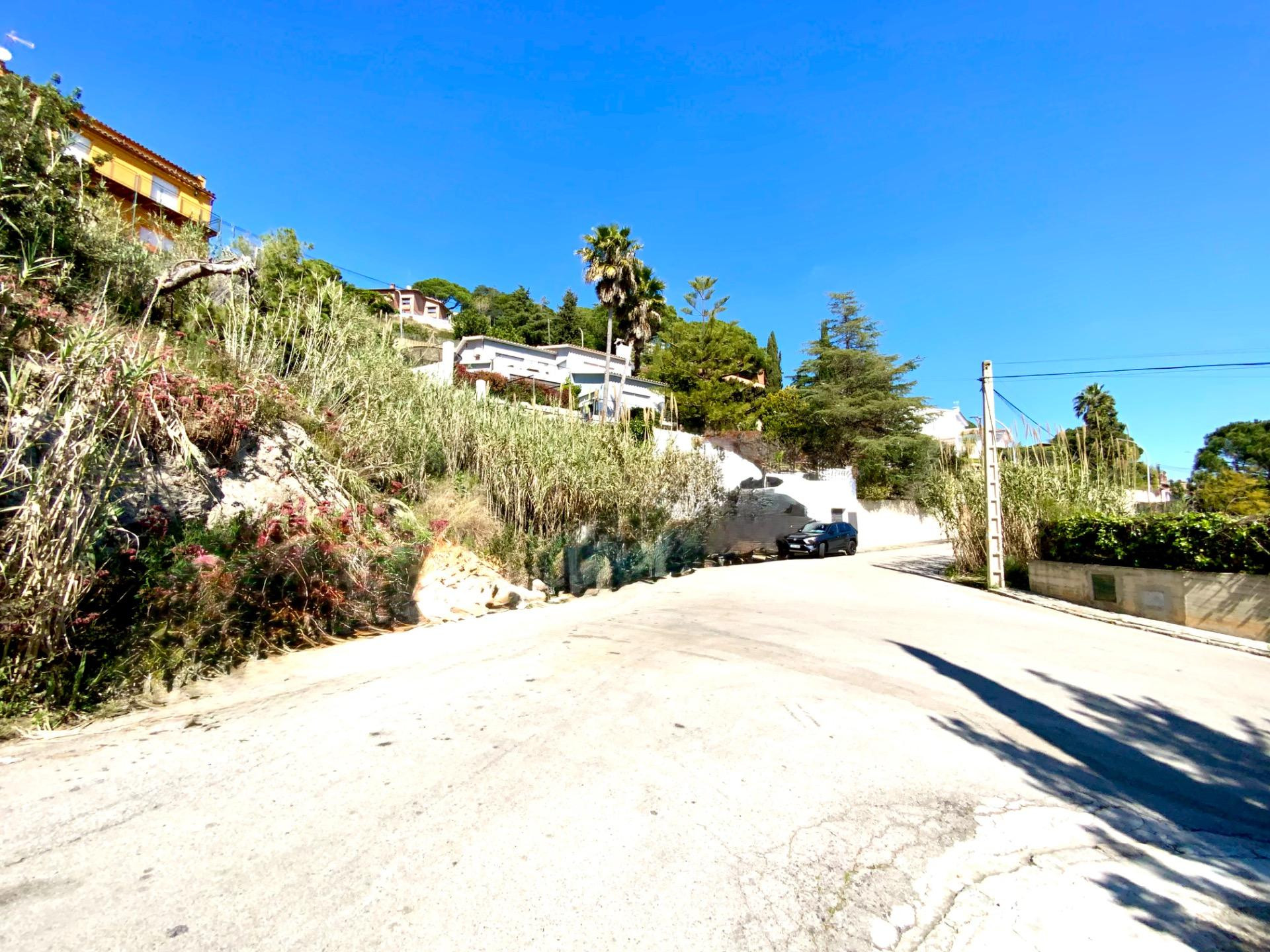 Parcela urbana en La Cisa con vistas al mar y proyecto para  - foto 2