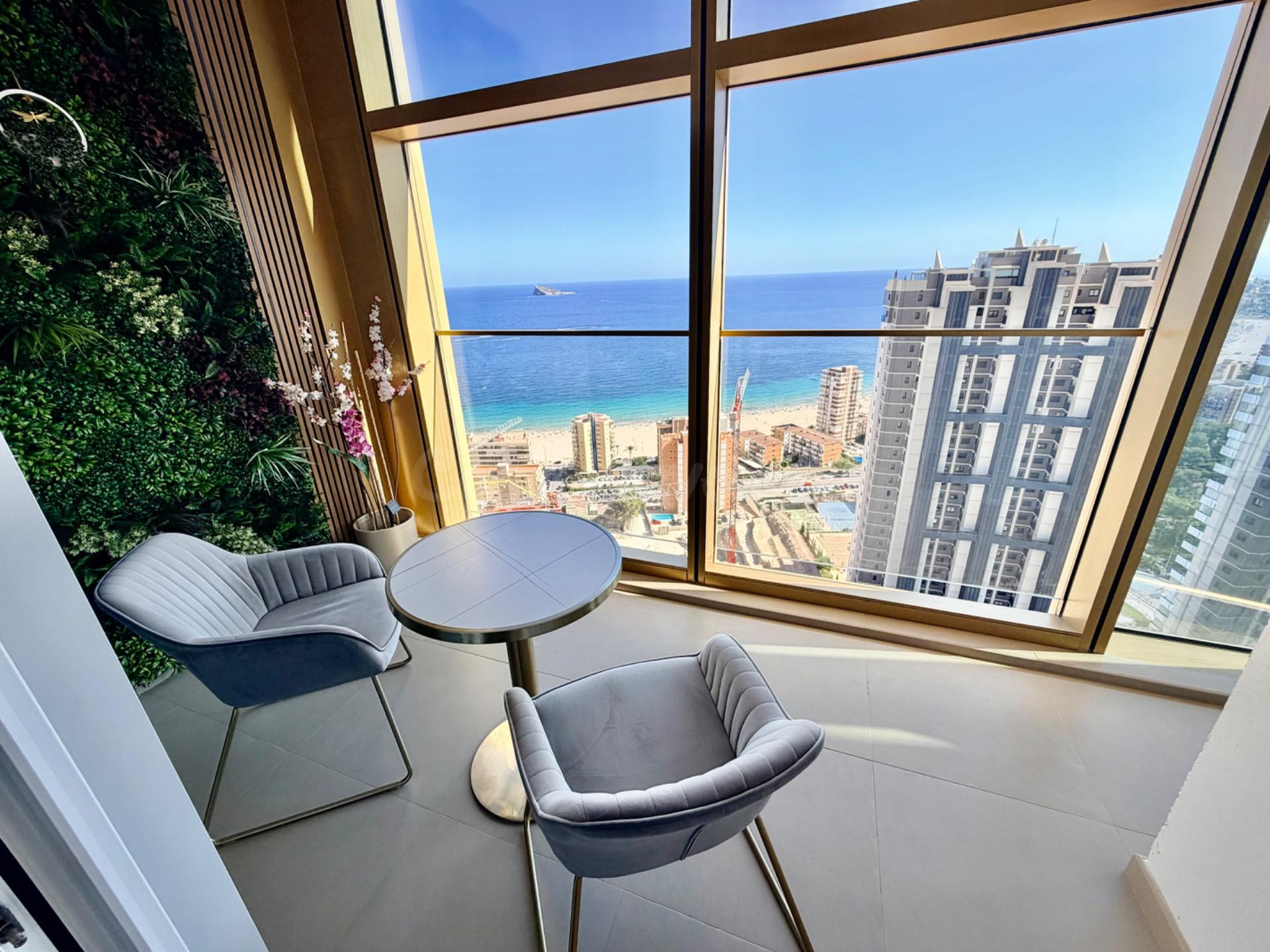 ALQUILER ANUAL EN INTEMPO CON VISTAS AL MAR