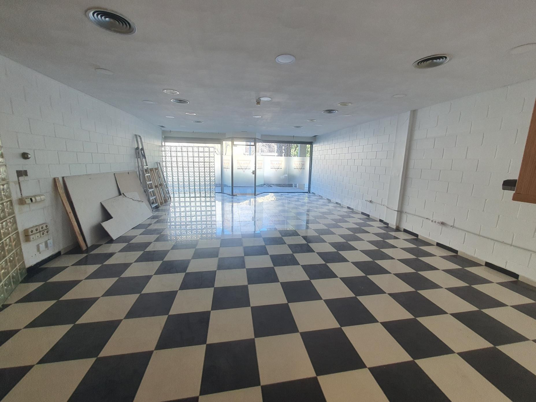 NAVE INDUSTRIAL EN RENTABIILIDAD DE 2 PLANTAS CON UN TOTAL D - foto 5