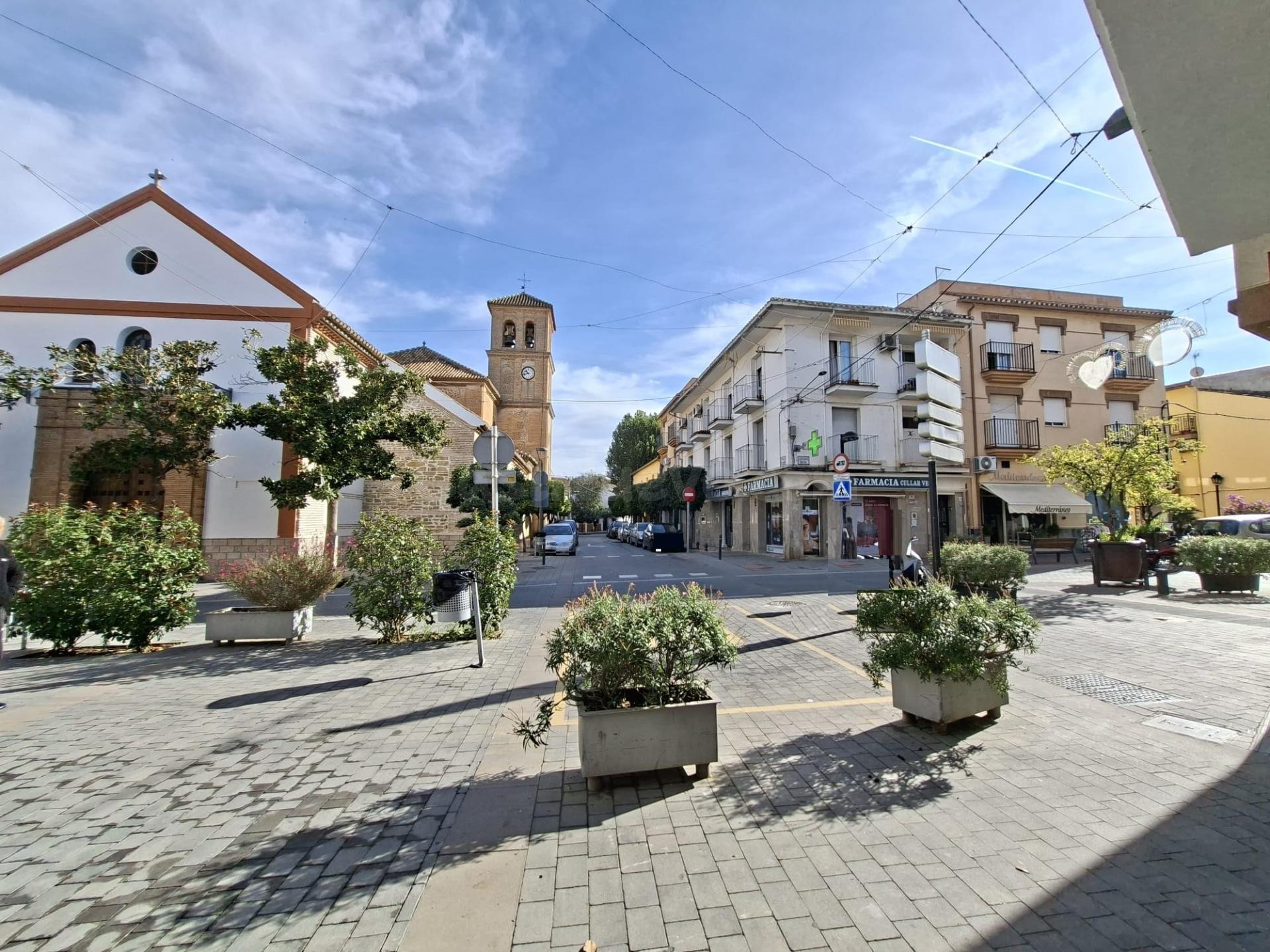 HERMOSO PISO EN EL CENTRO DE CULLAR VEGA!