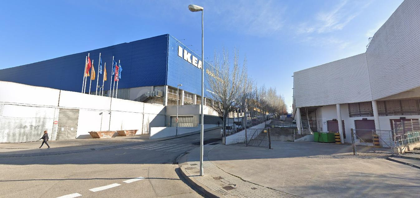 NAVE INDUSTRIAL EN VENTA CON RENTABILIDAD EN EL POLIGONO DE  - foto 4